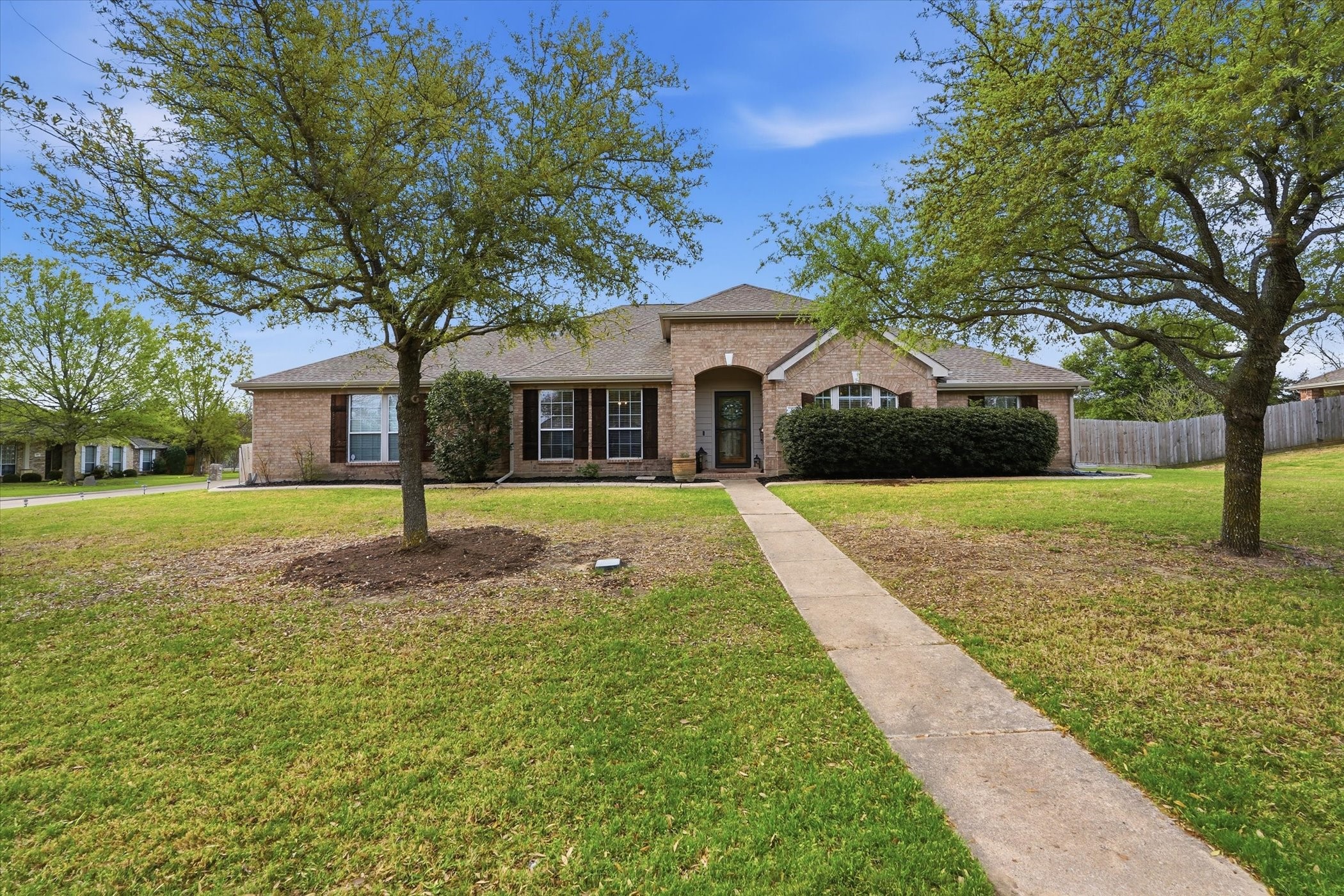 114 Clydesdale Drive — photo