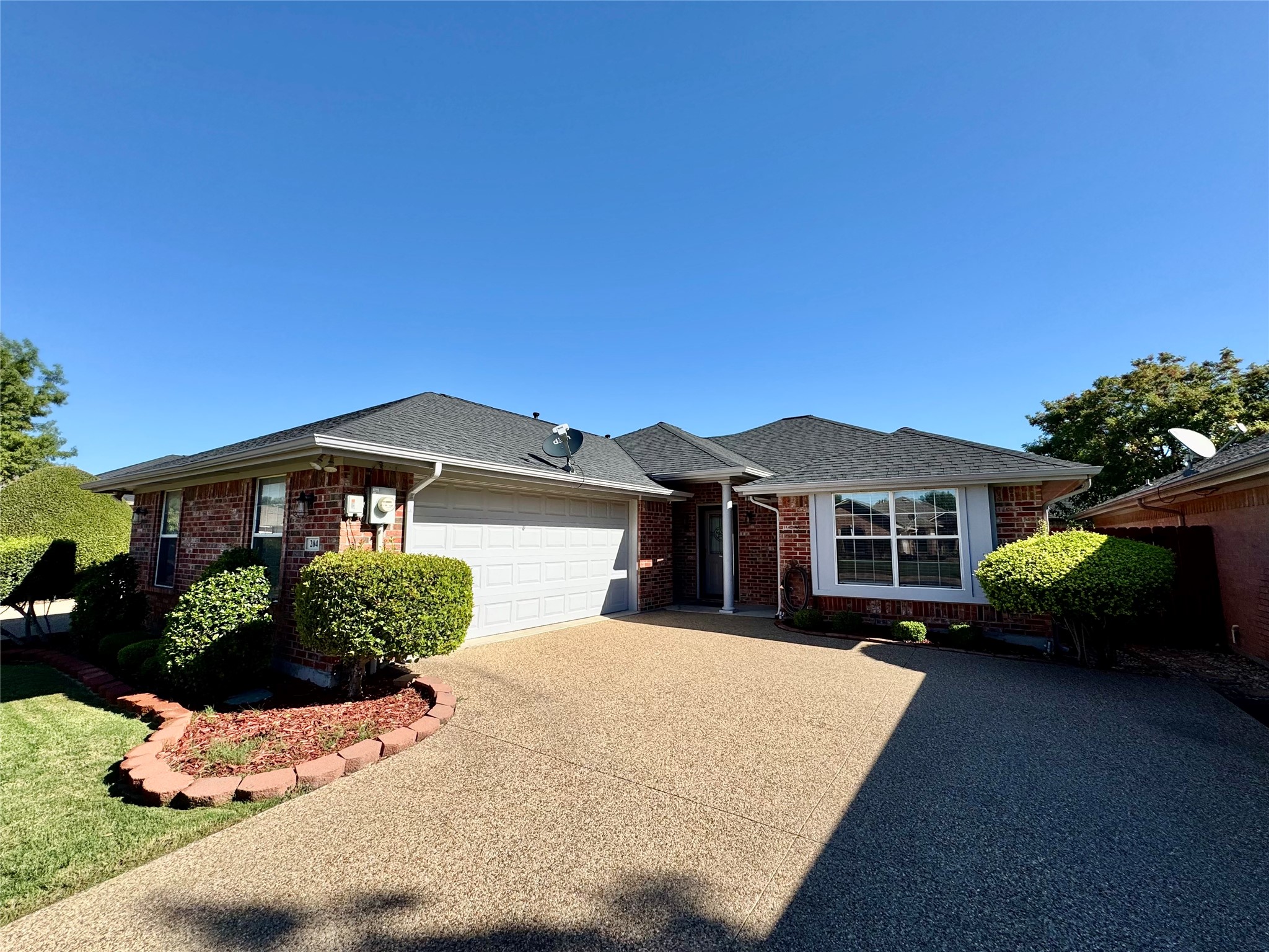 204 Bluebonnet Lane — photo