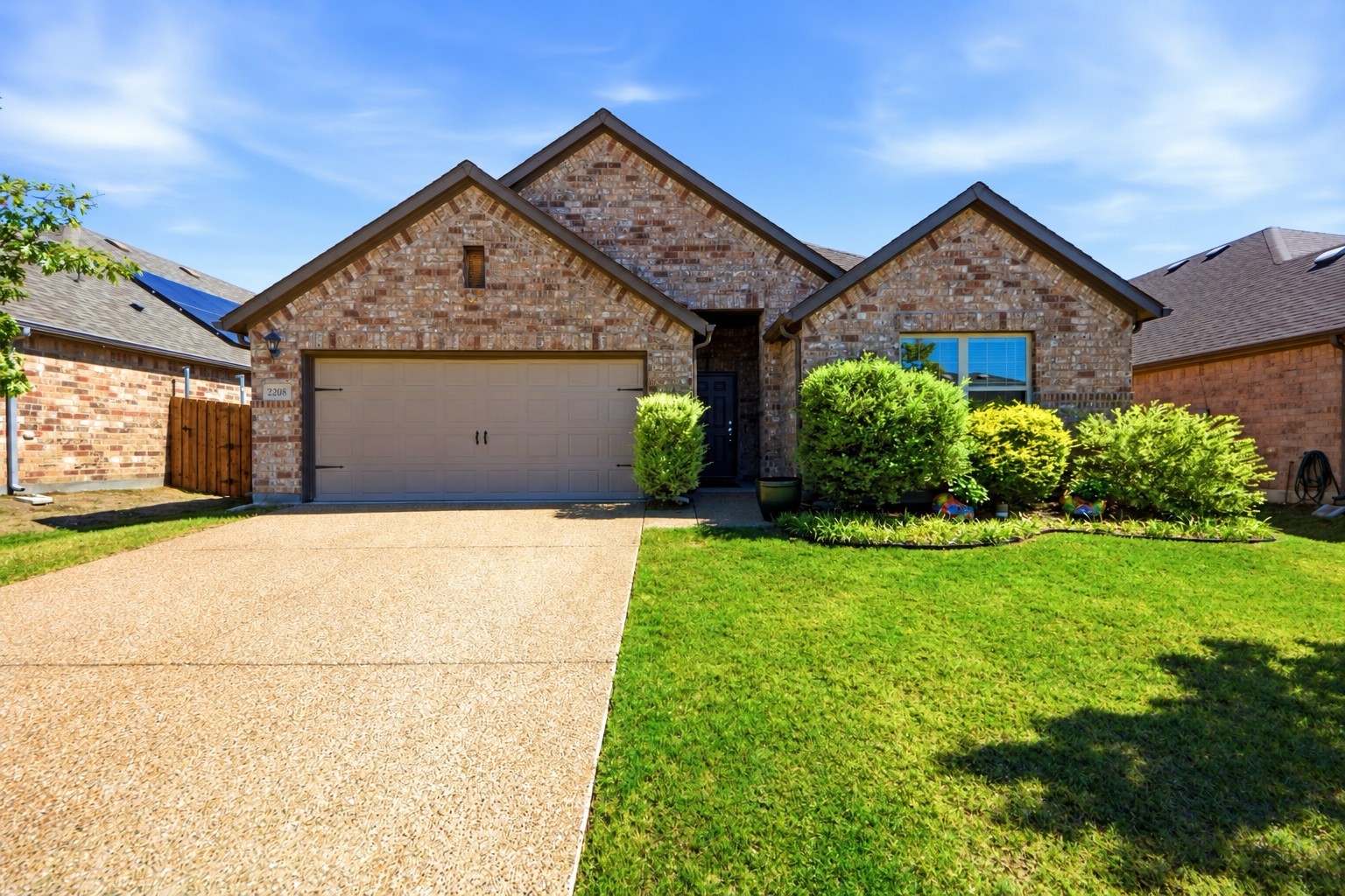 2208 Maplewood Drive — photo