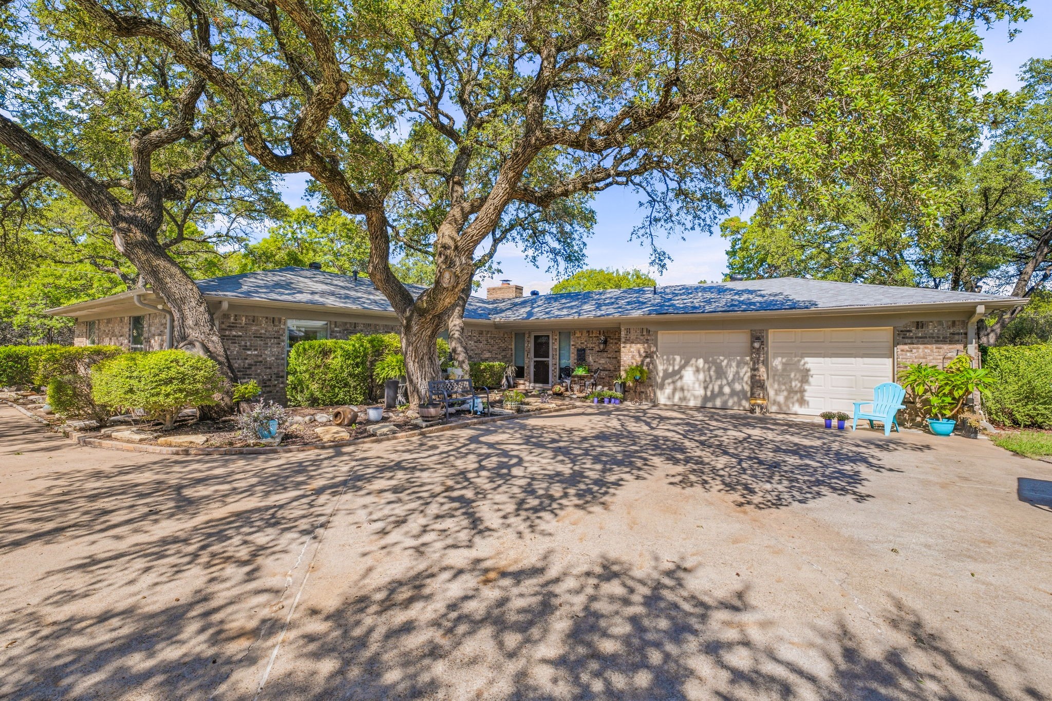 4304 Acoma Court — photo