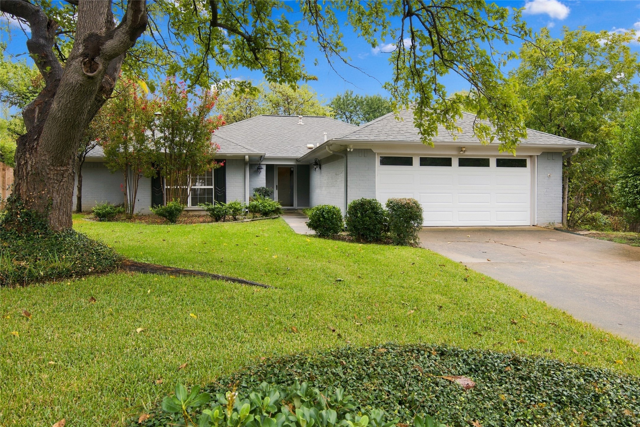 2935 Ridgewood Drive — photo