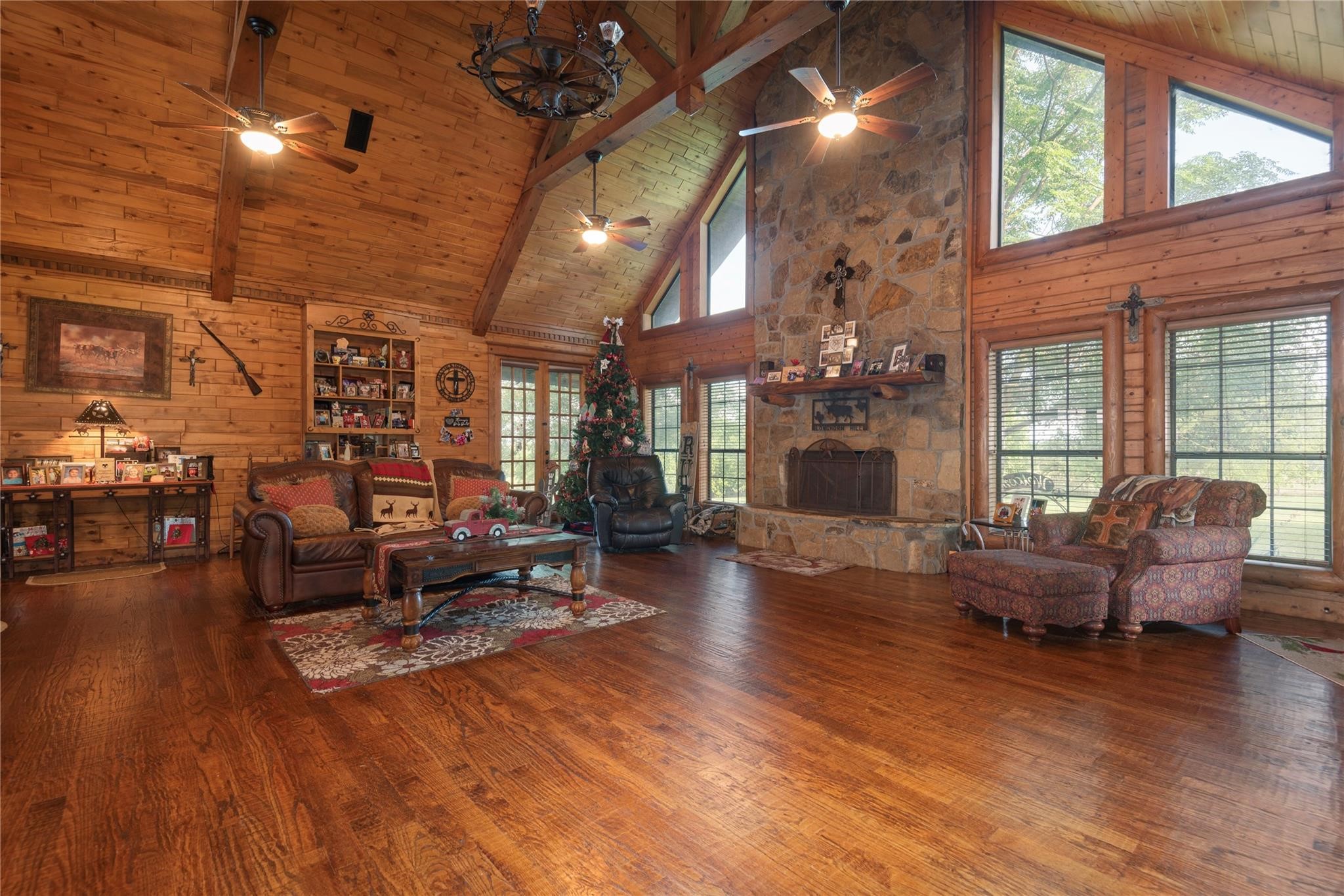 8685 FM 1827 — photo