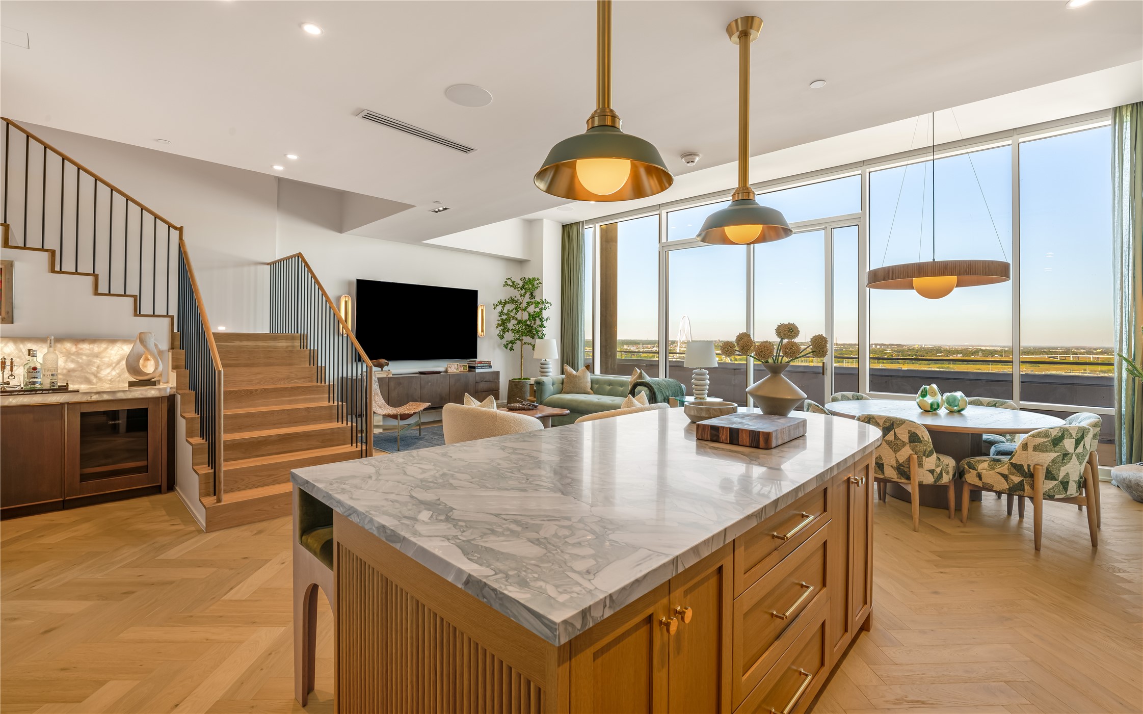 2408 Victory Park Lane Unit 1442 — photo