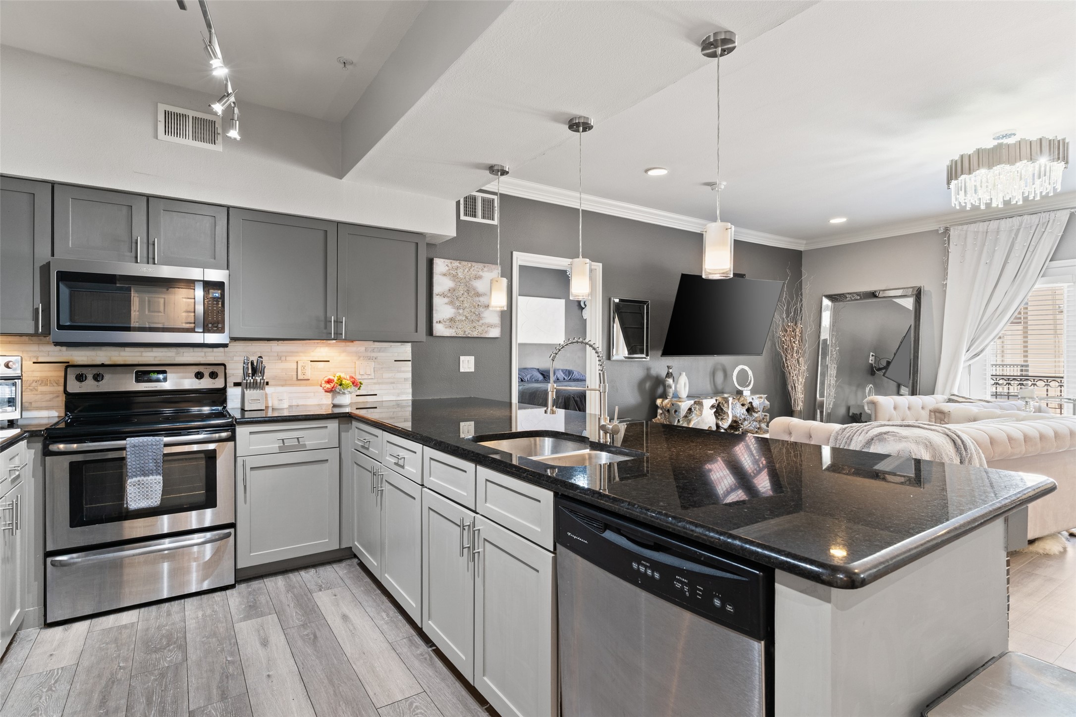 3102 Kings Road Unit 3201 — photo