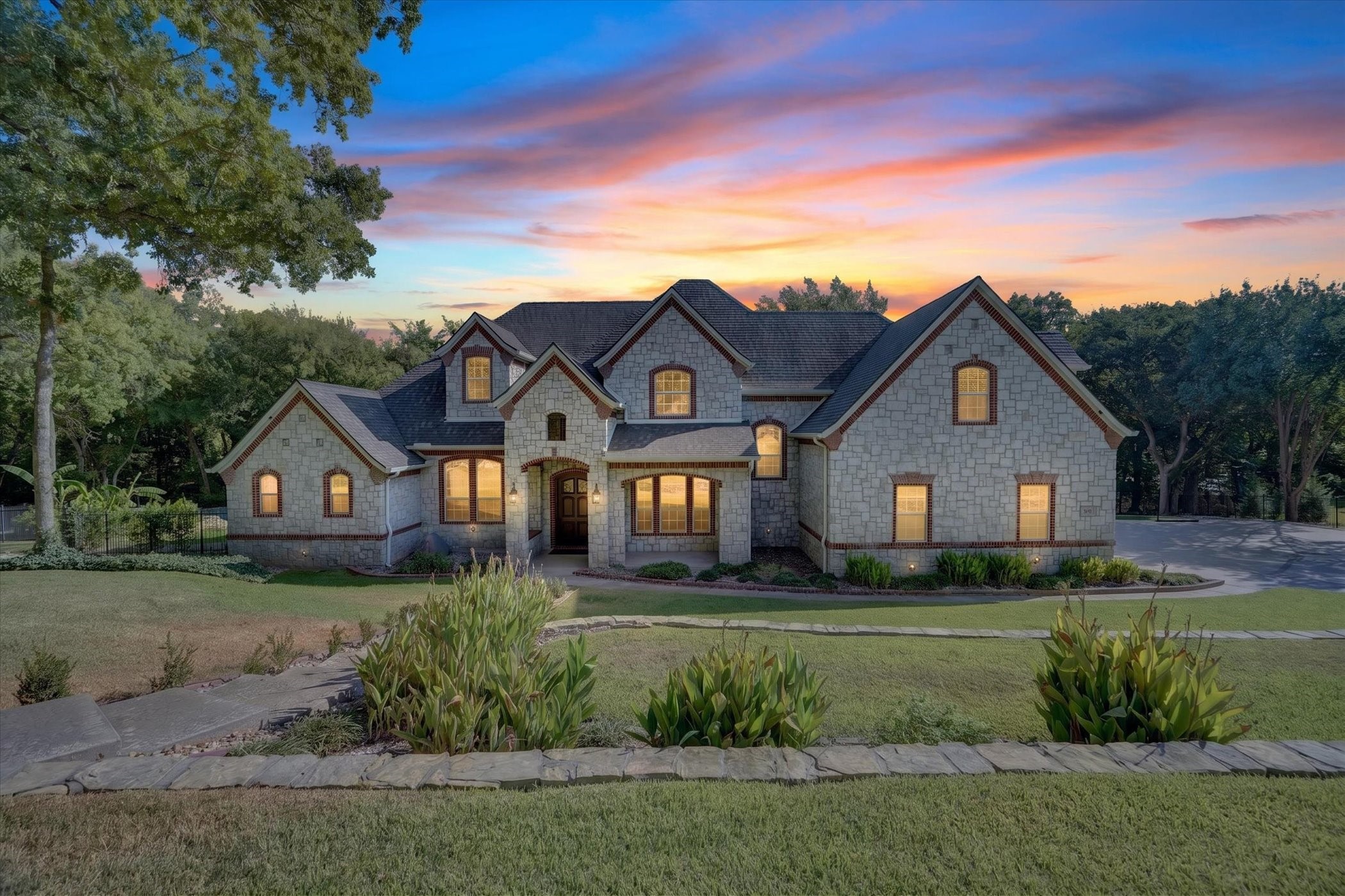 1420 Oaklawn Lane — photo