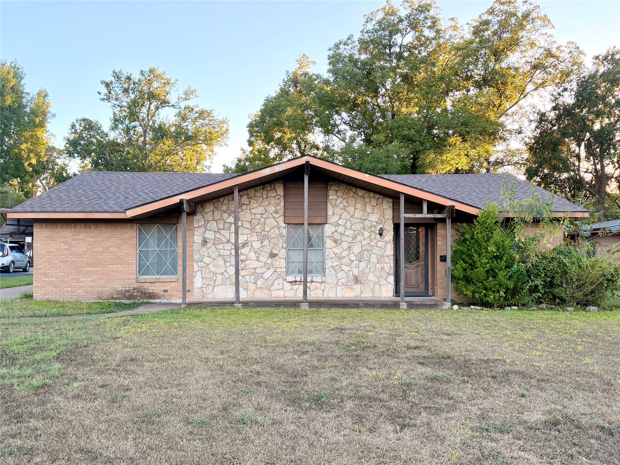 813 Circle Drive — photo