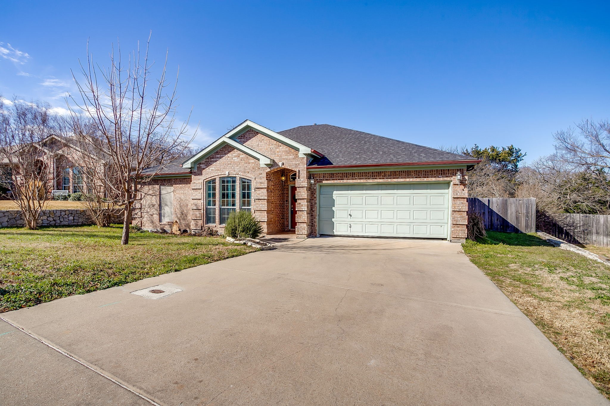 2226 Creek Side Drive — photo