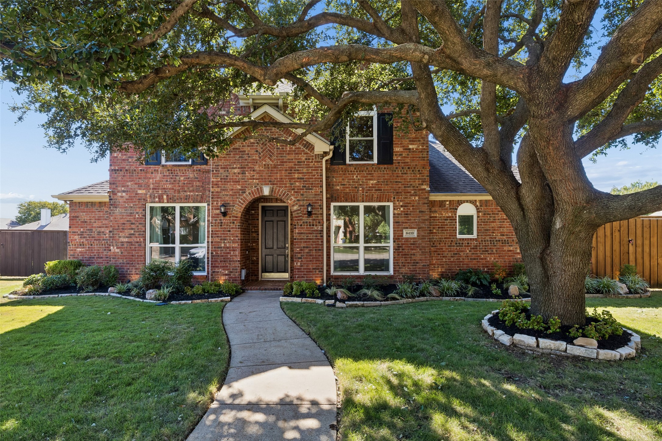 8410 Lexington Court — photo