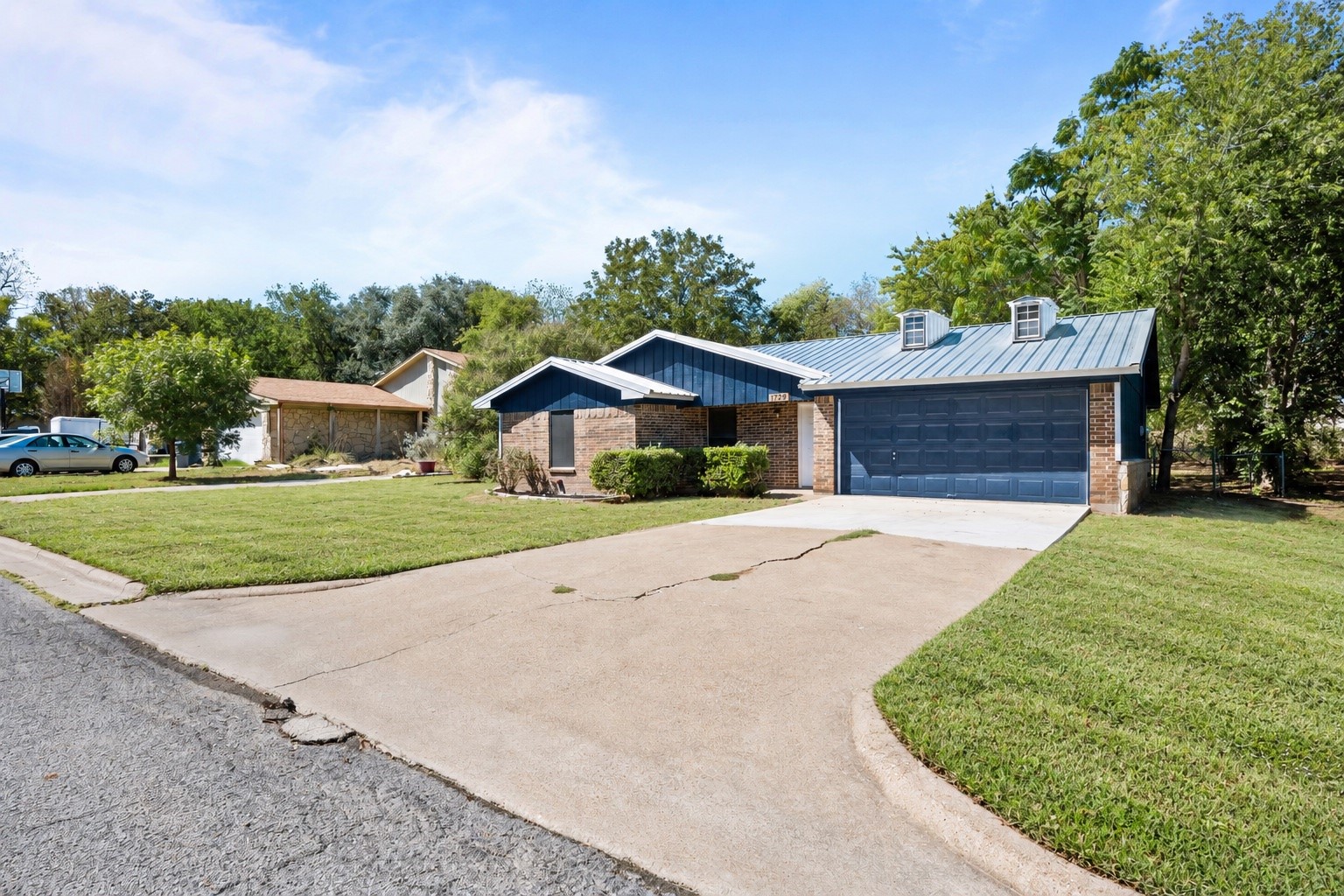 1729 W Doyle Street — photo