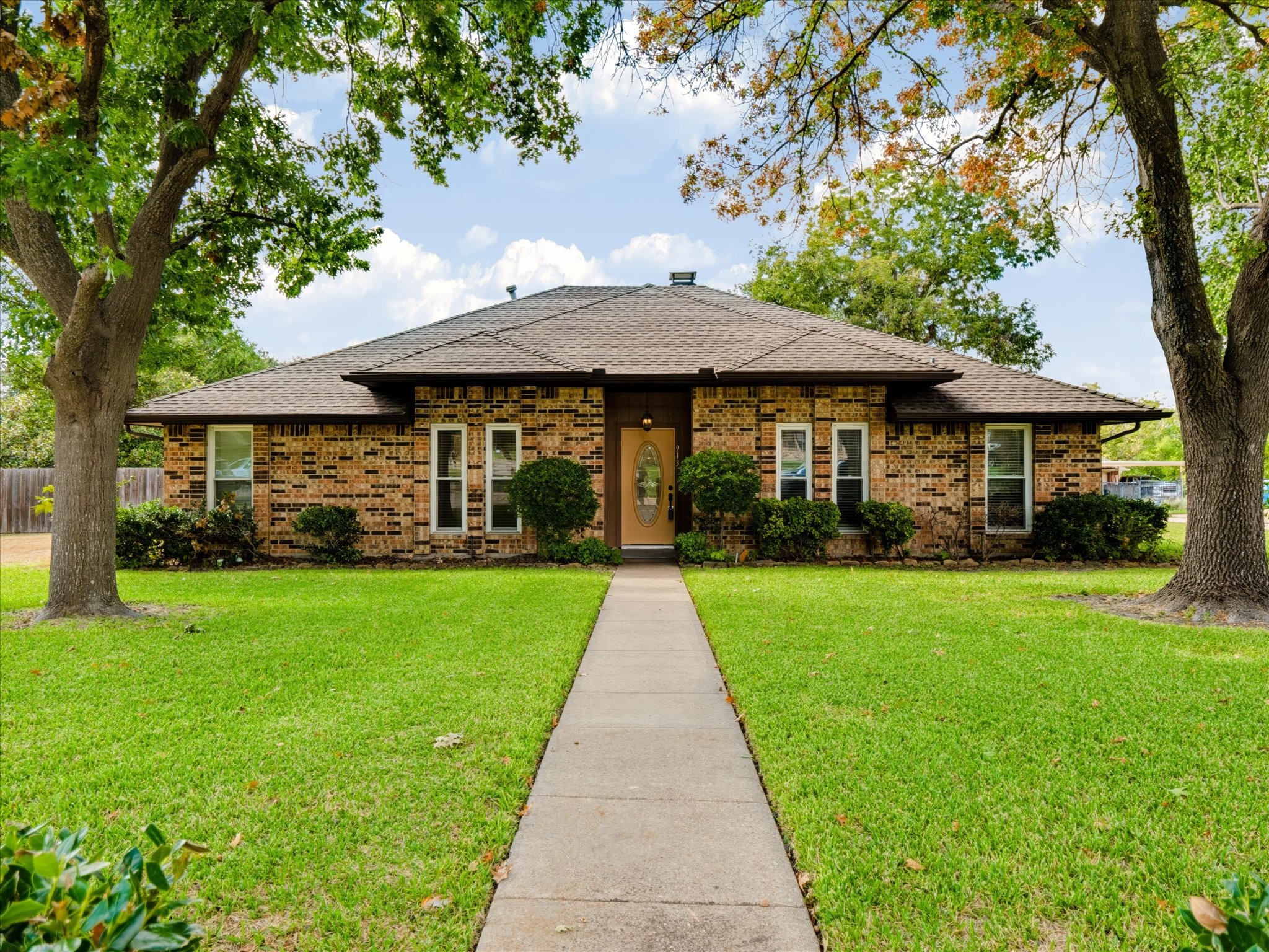 913 Lake Meadows Drive — photo