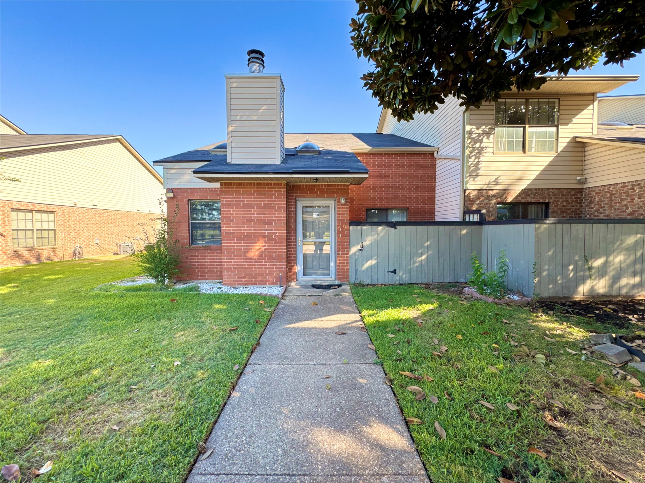 3636 Greenacres Place Drive — photo