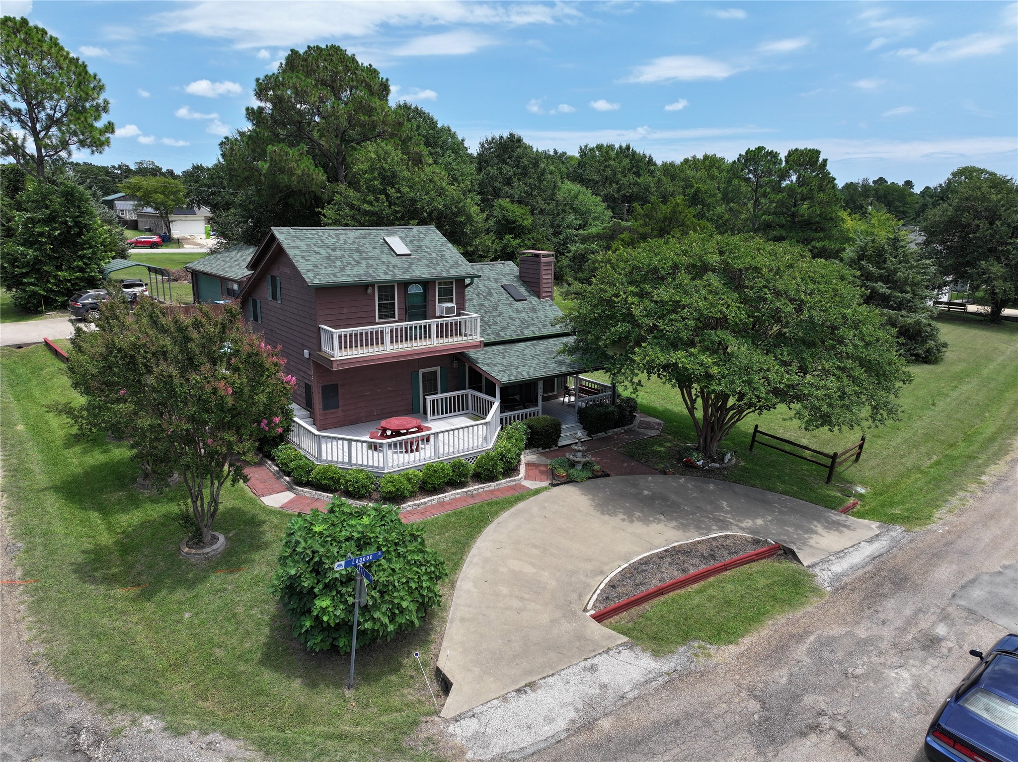 424 Lagoon Drive — photo