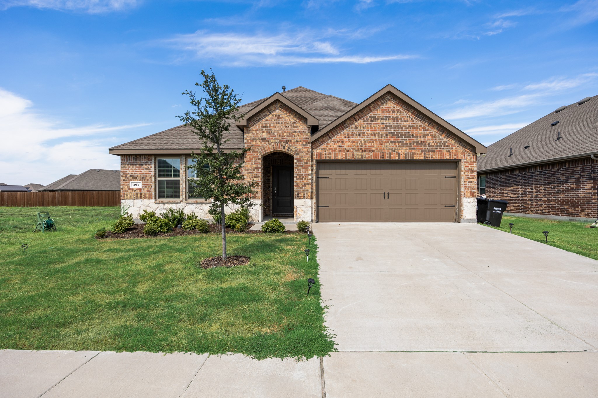 307 Warbler Way — photo