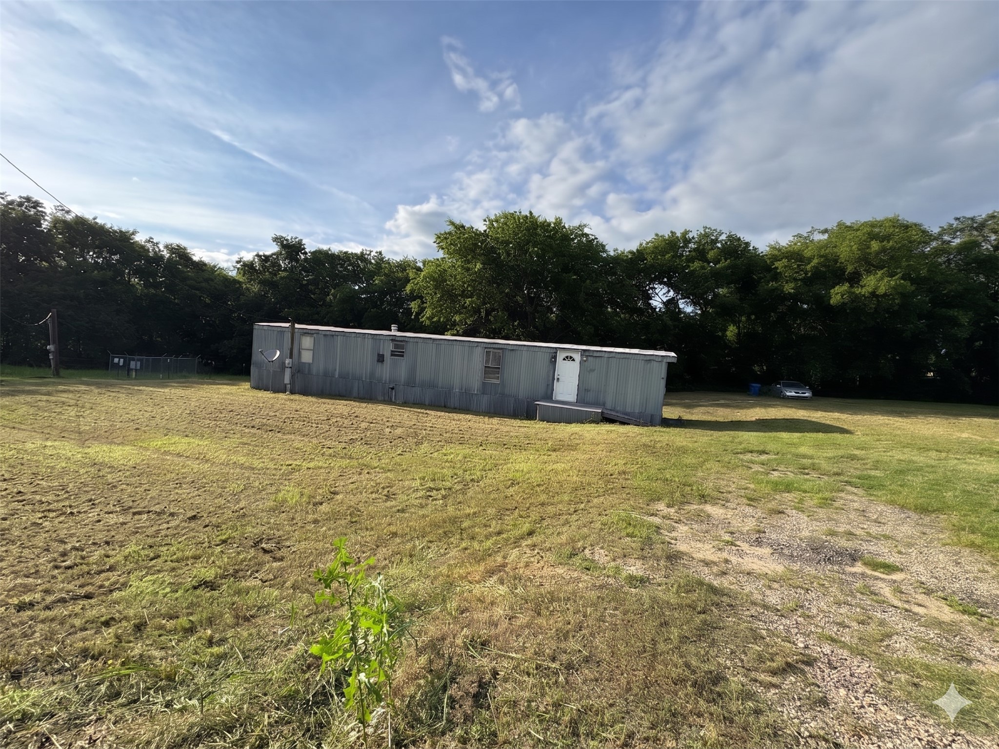 204 W Tarrant Street — photo