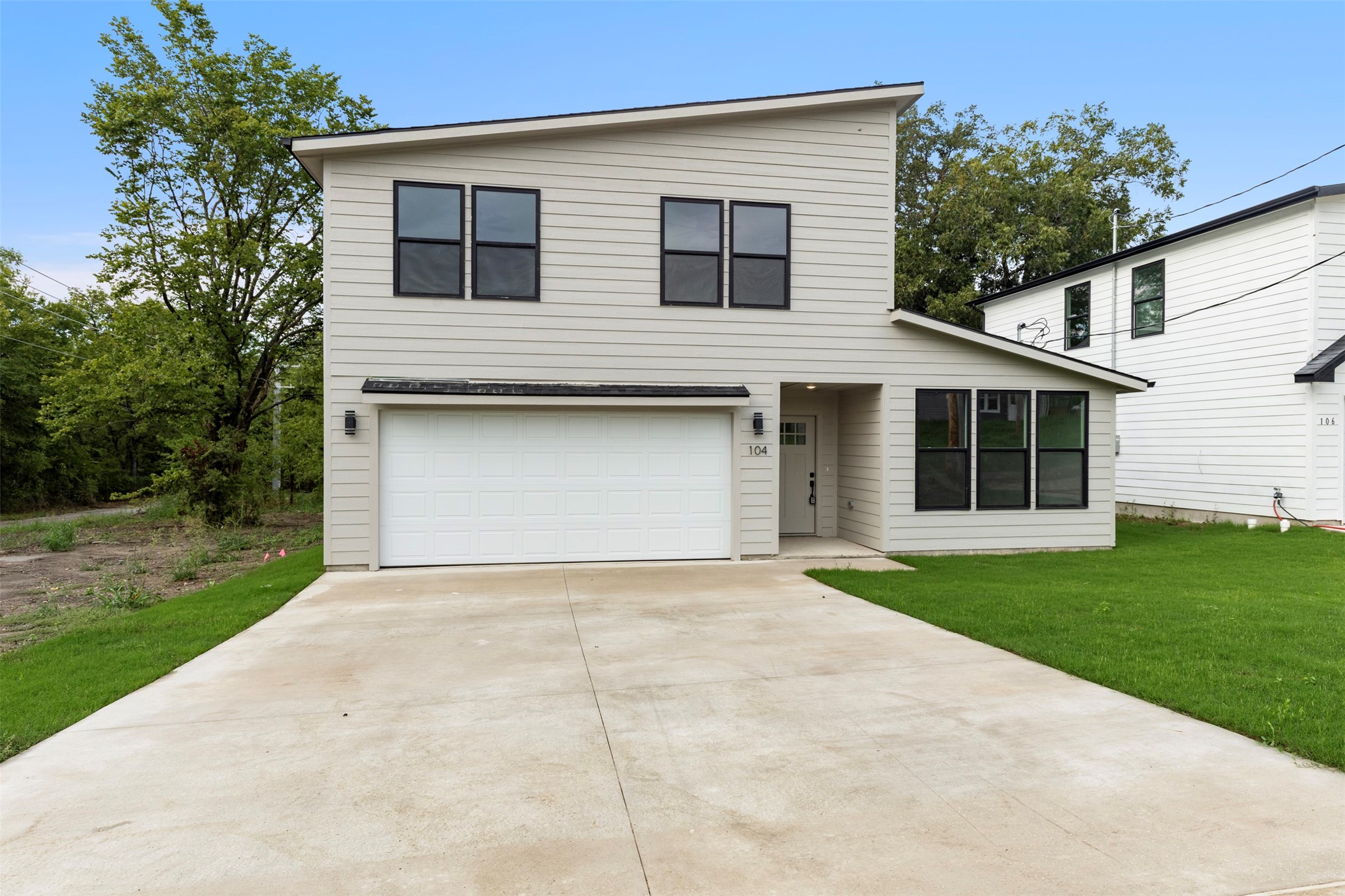 104 E Miller, Whitewright, TX 75491 — photo 2