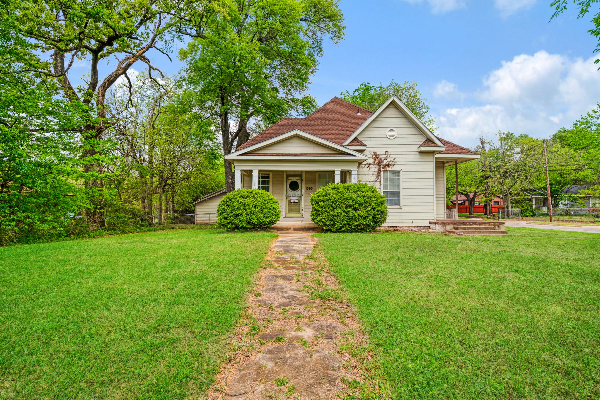 1363 Pine Bluff Street — photo