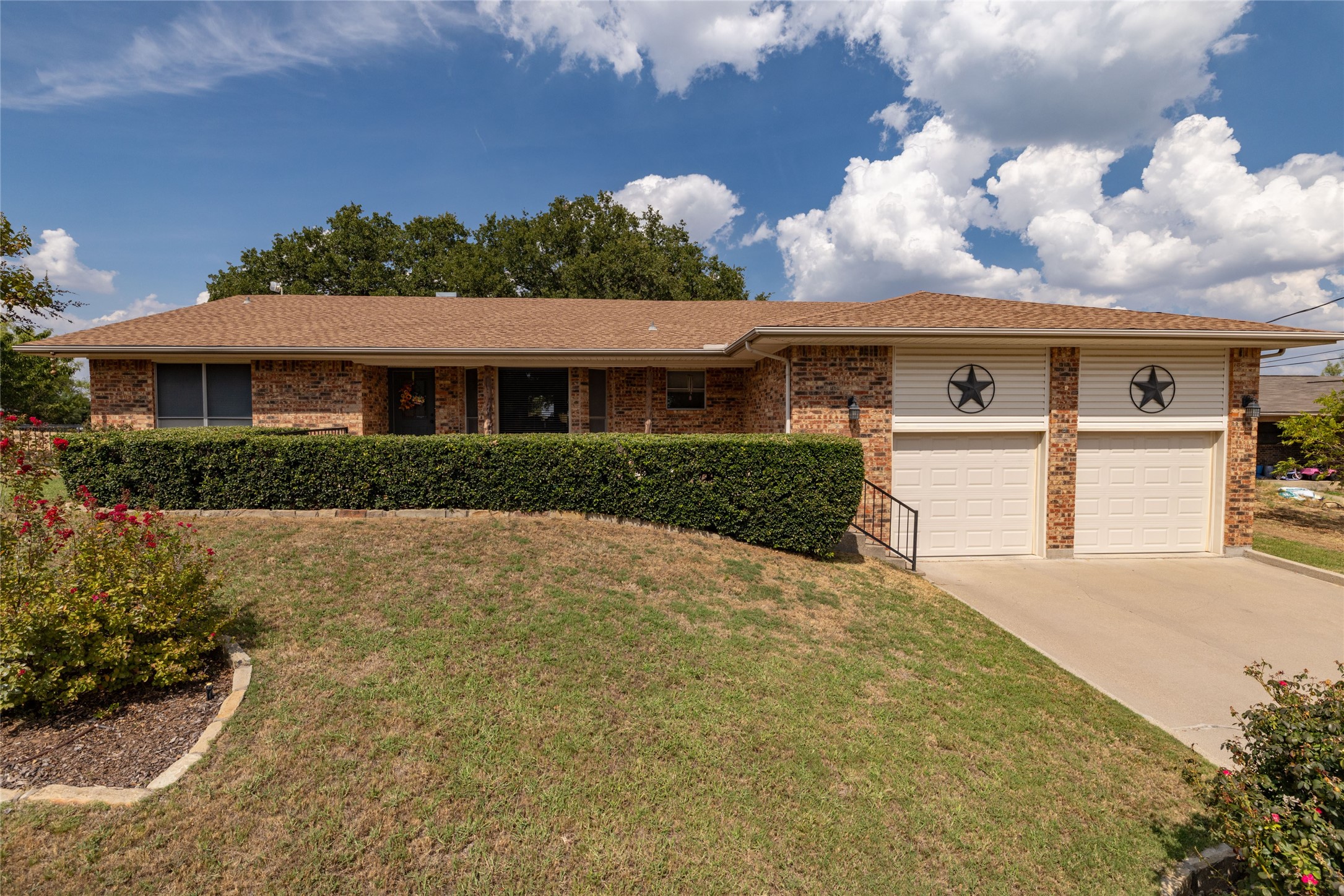 304 Lakeview Drive — photo