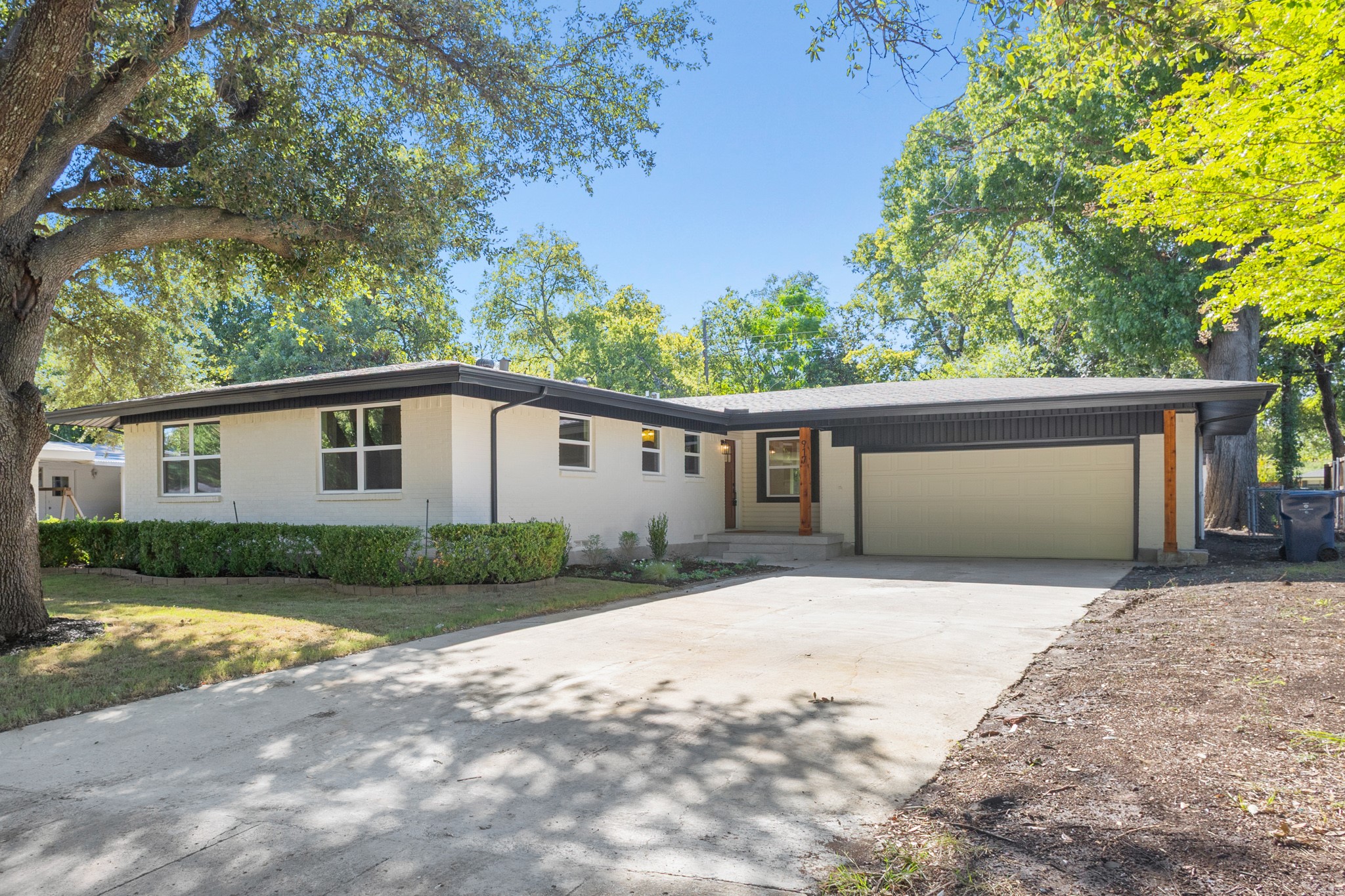 917 Blossom Circle — photo