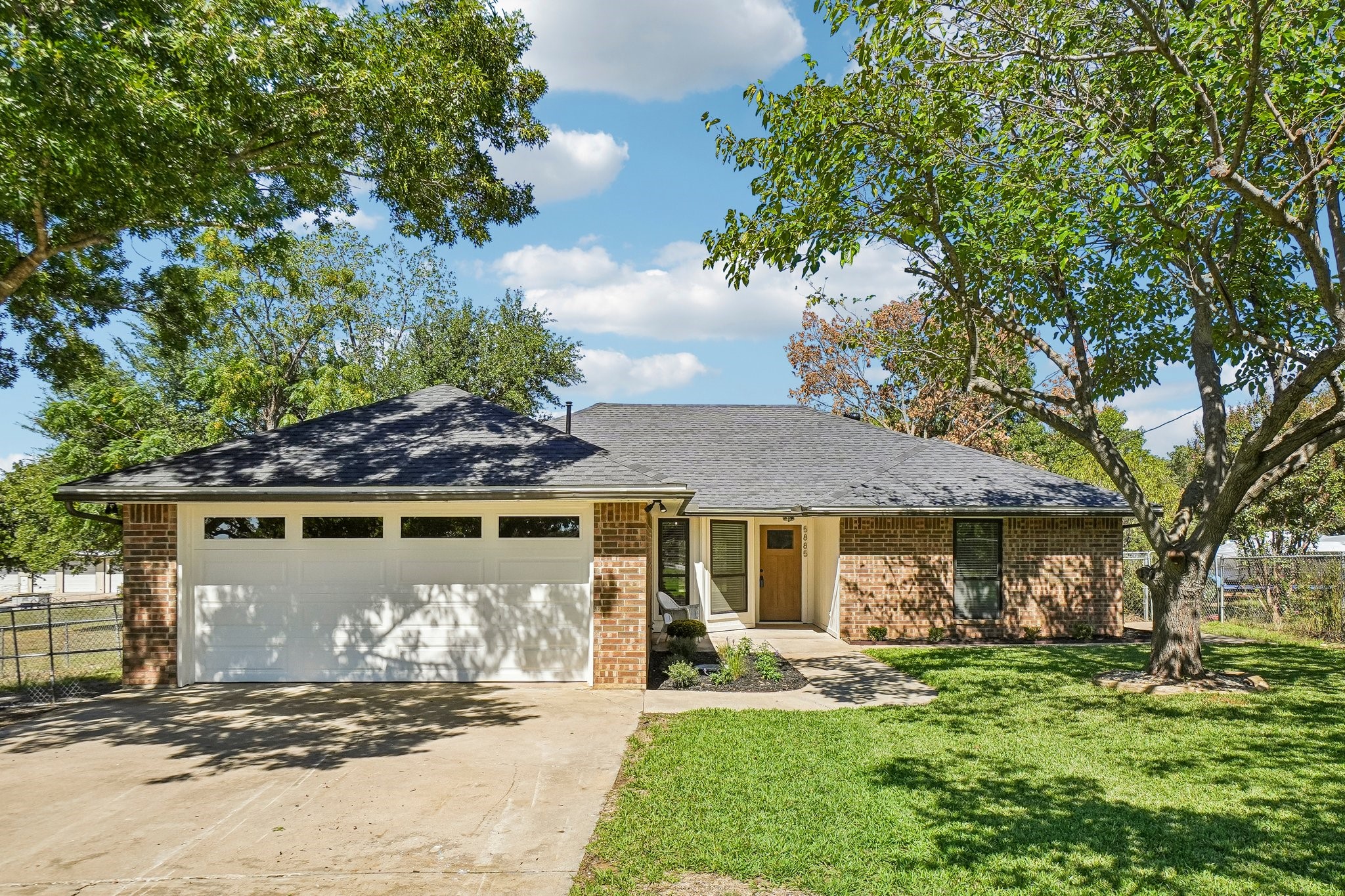 5885 Mitchell Saxon Road — photo
