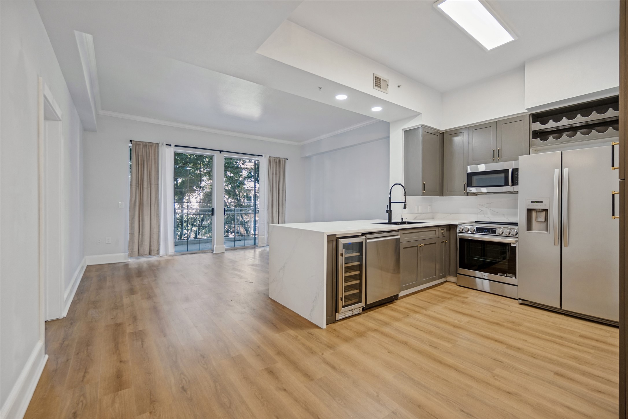 3225 Turtle Creek Boulevard Unit 334 — photo