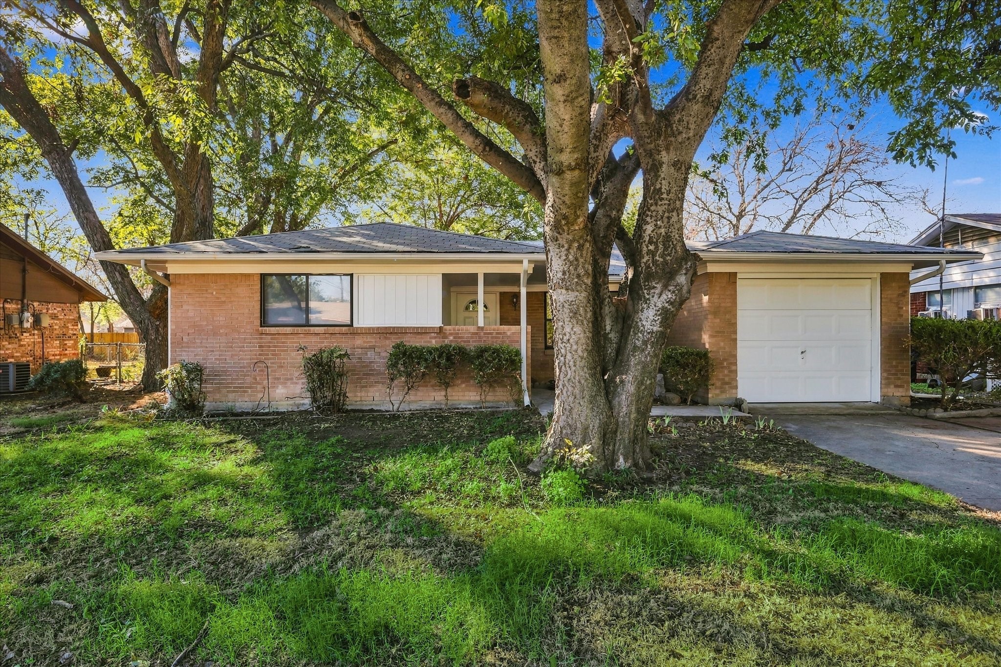 704 Pershing Drive — photo
