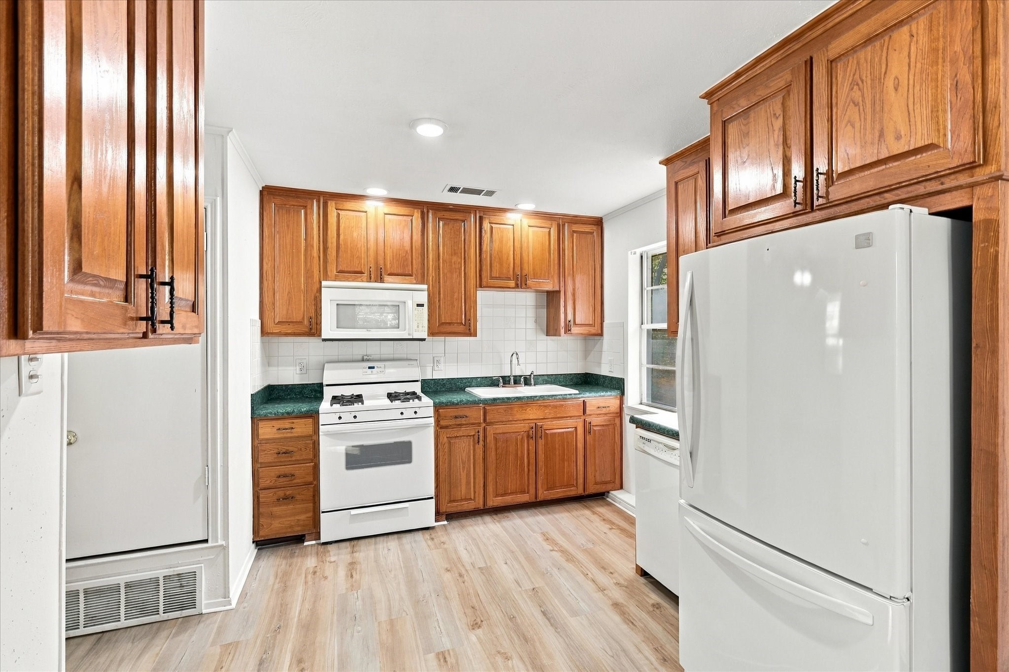 704 Pershing Drive, Denton, TX 76209 — photo 3