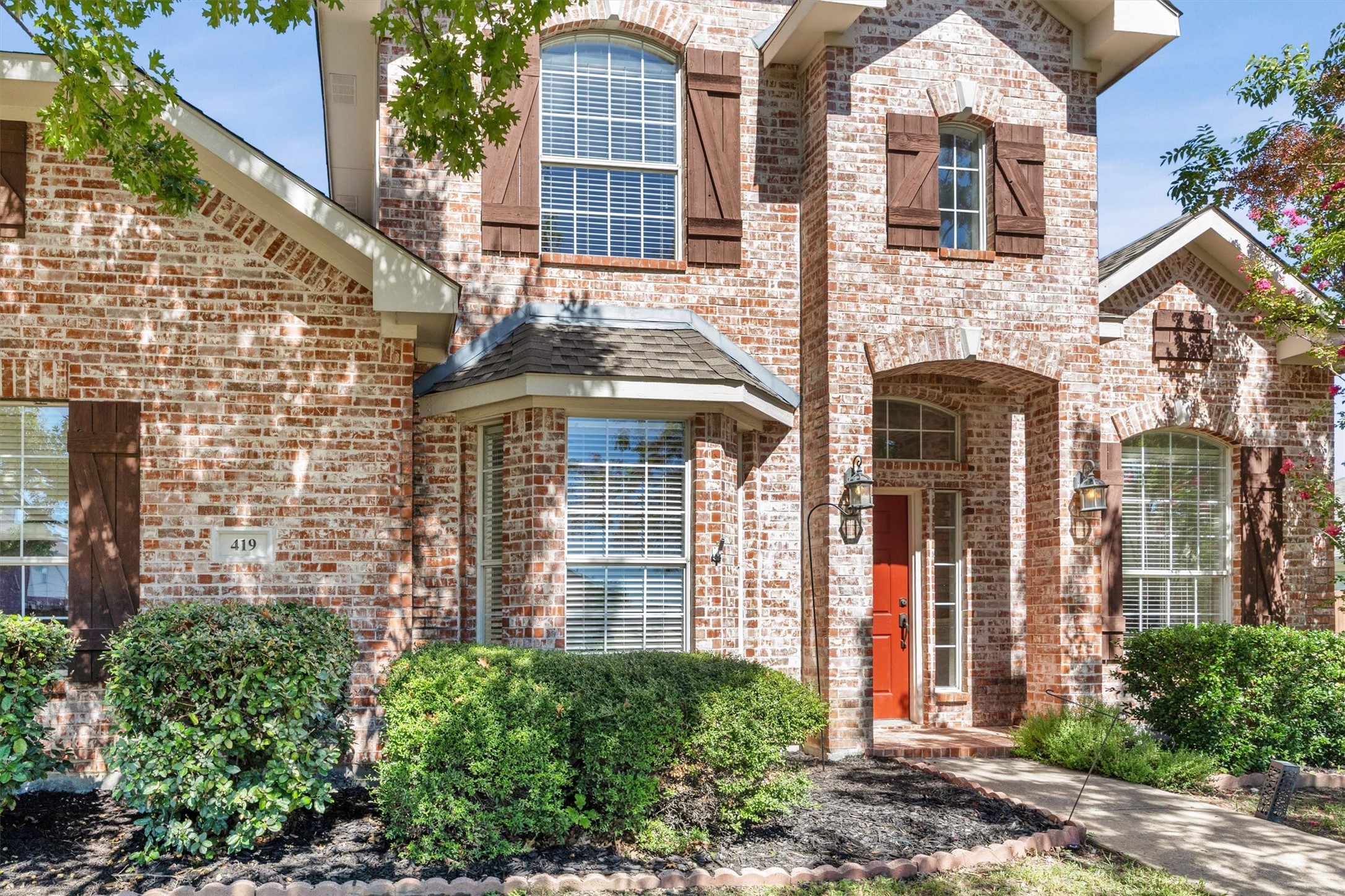 419 Lakefield Drive — photo