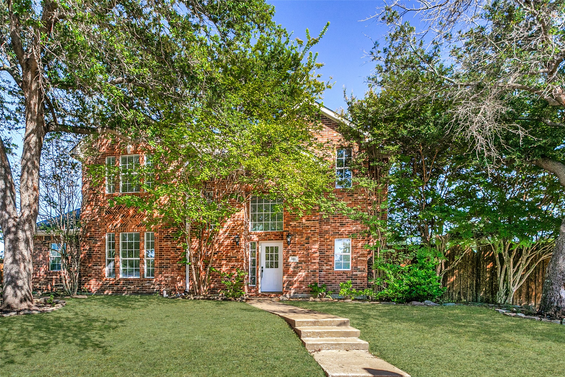 101 Fontana Court — photo
