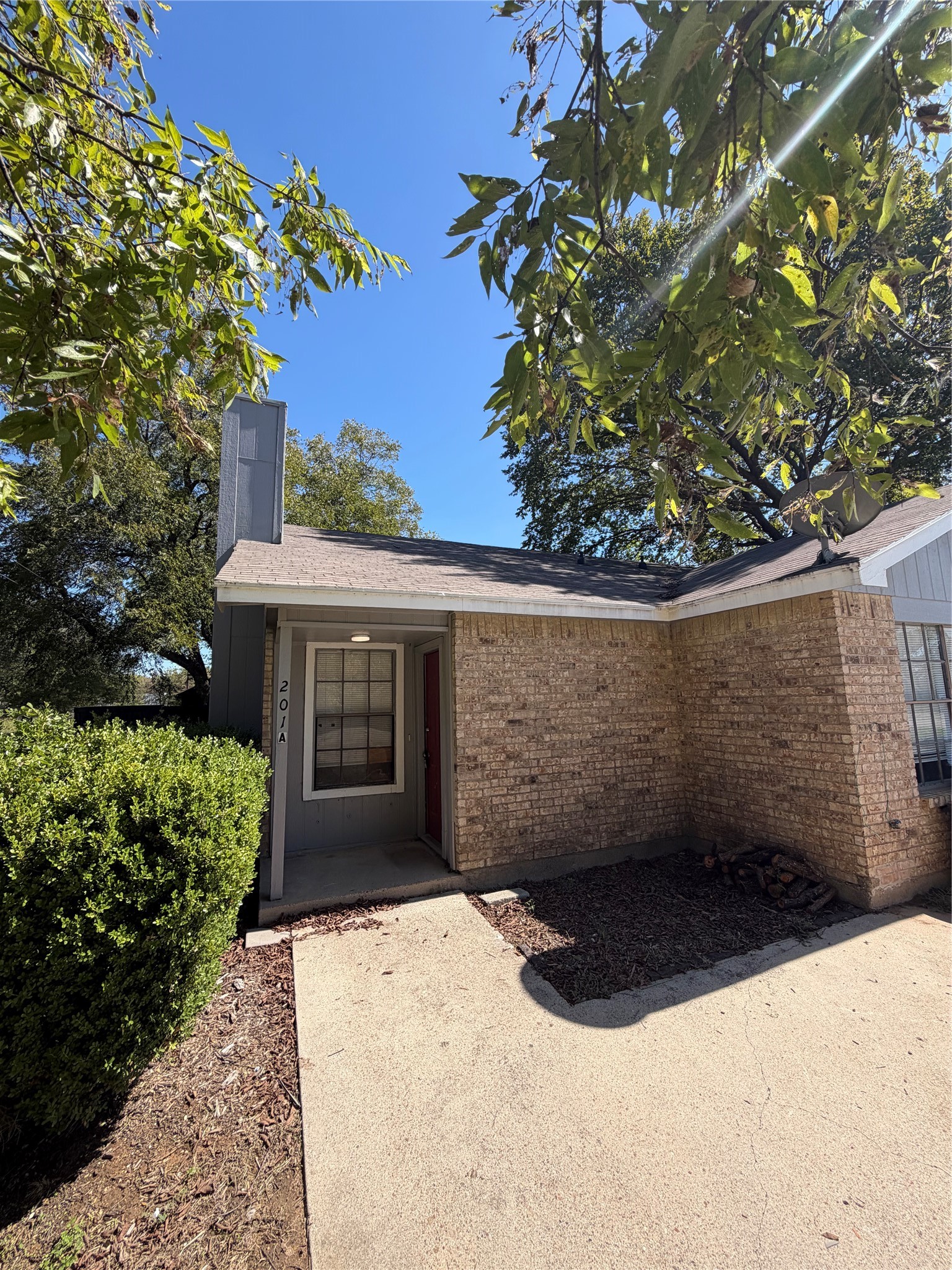201 S Kenney Street Unit a — photo