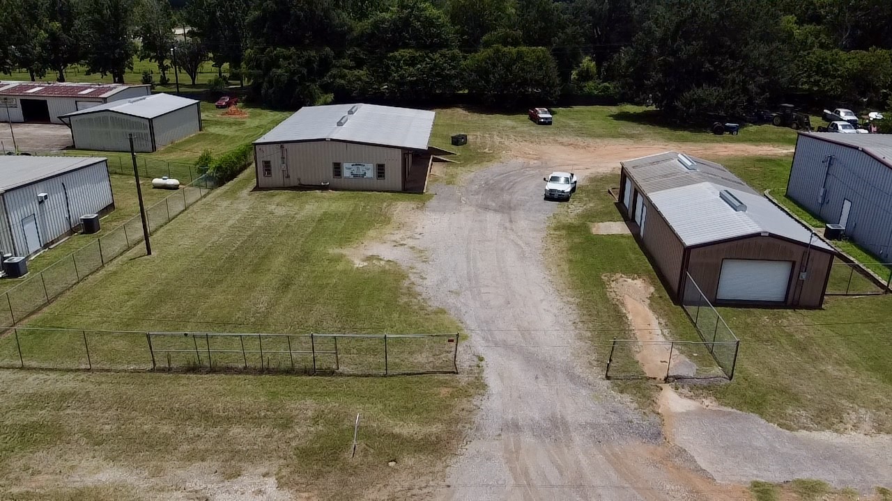 2000 E Murchison Street, Palestine, TX 75801