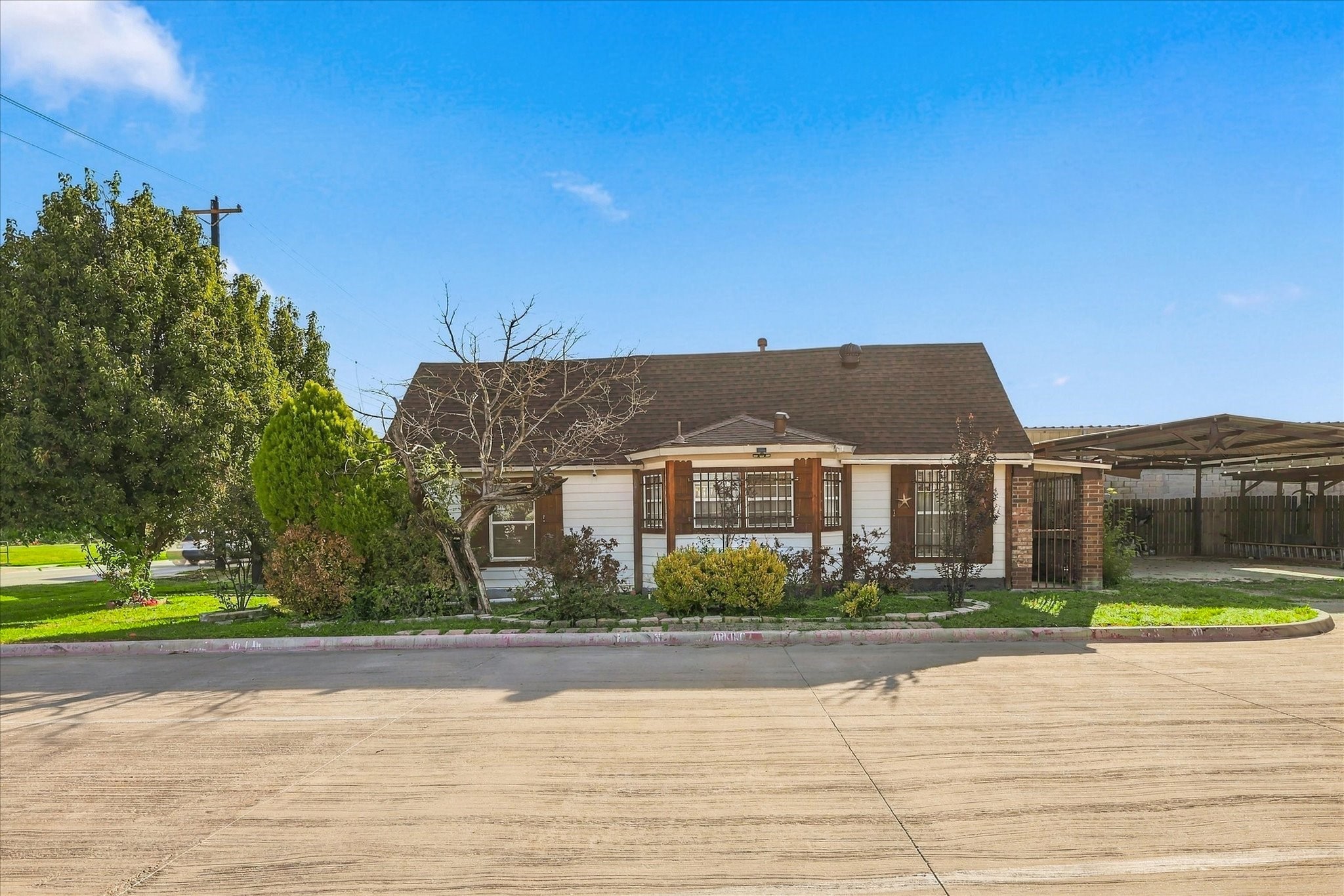 622 E Mckinney Street — photo