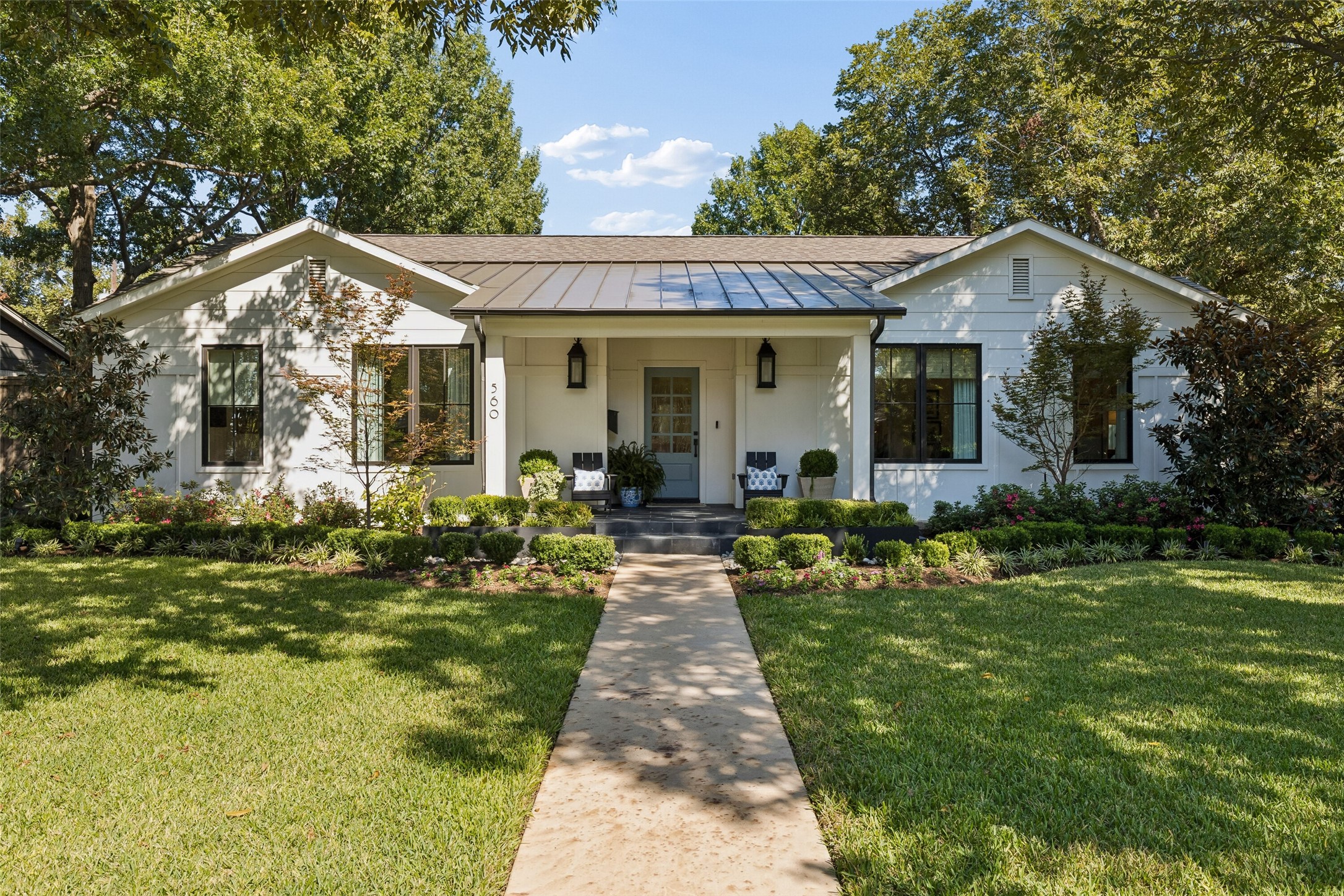 560 Northlake Drive — photo
