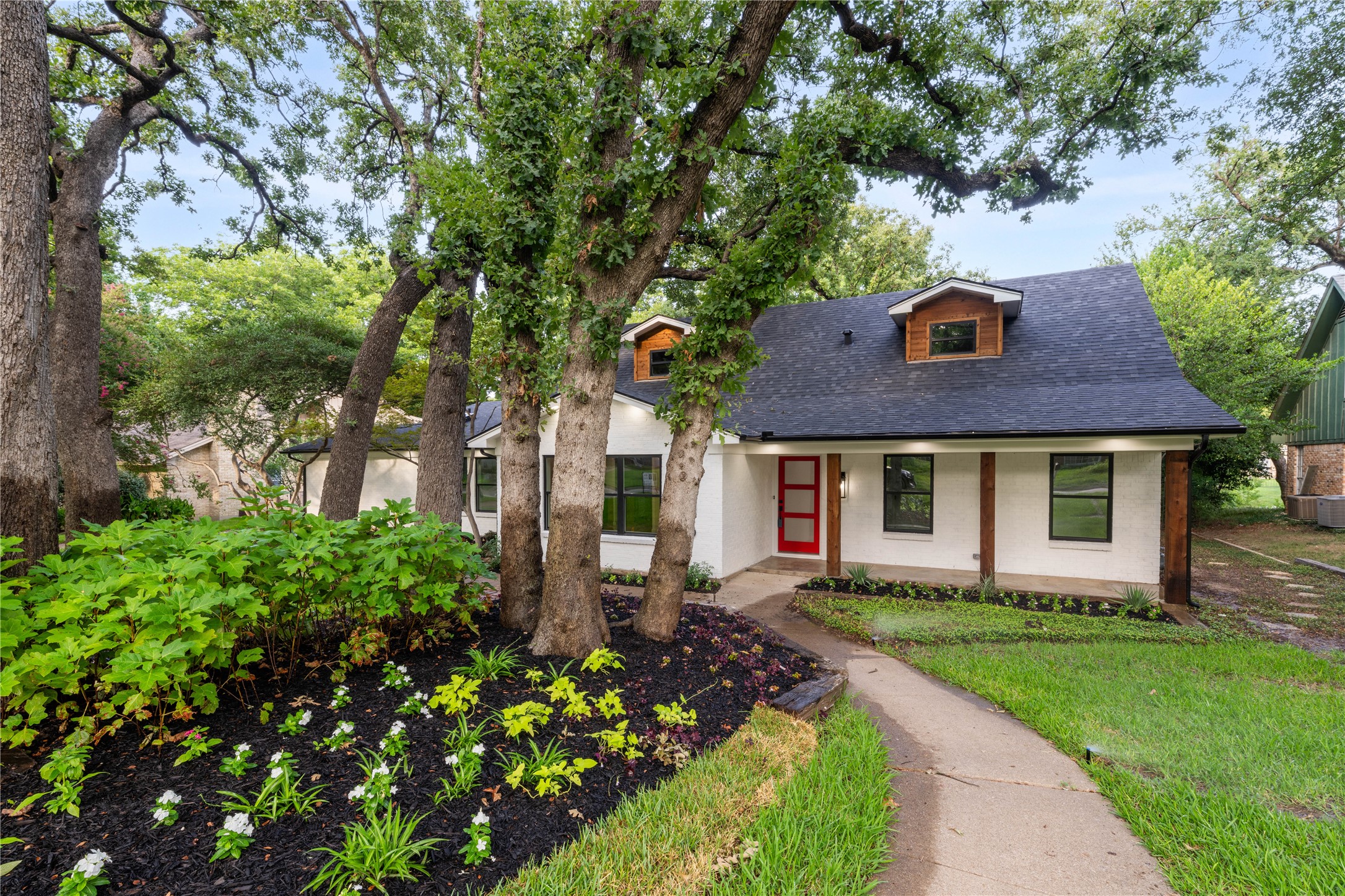3905 Shady Valley Drive — photo