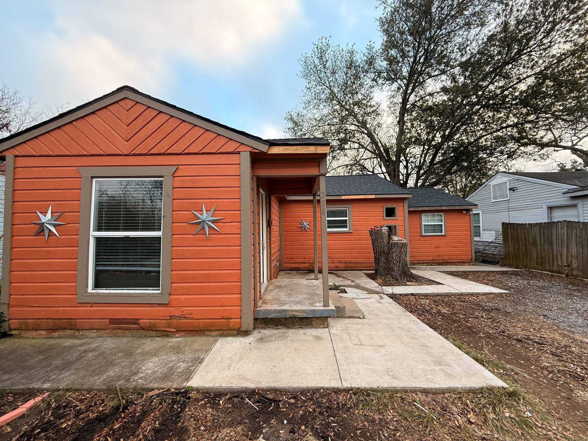228 E Boyd Avenue — photo