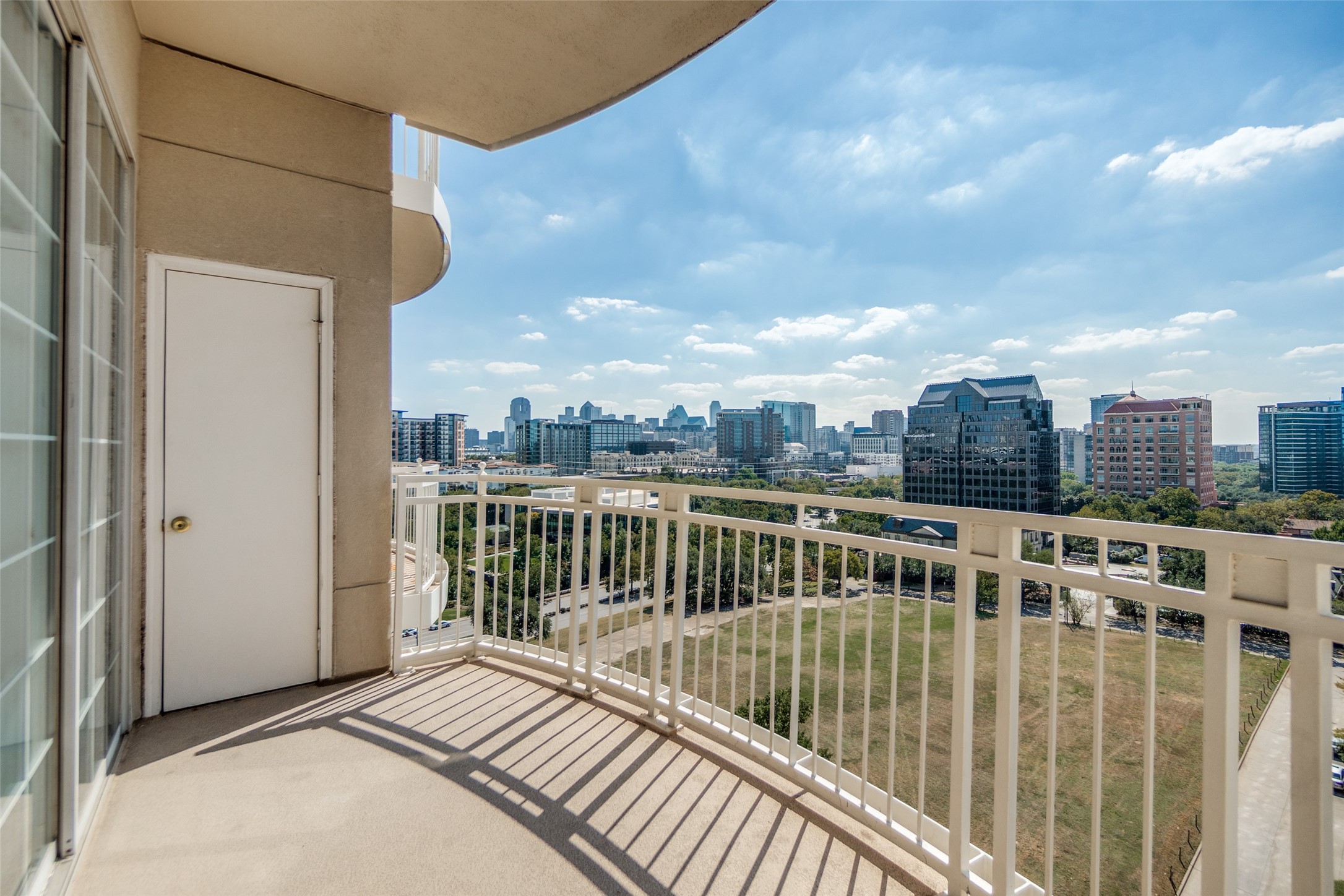 3225 Turtle Creek Boulevard Unit 1012 — photo
