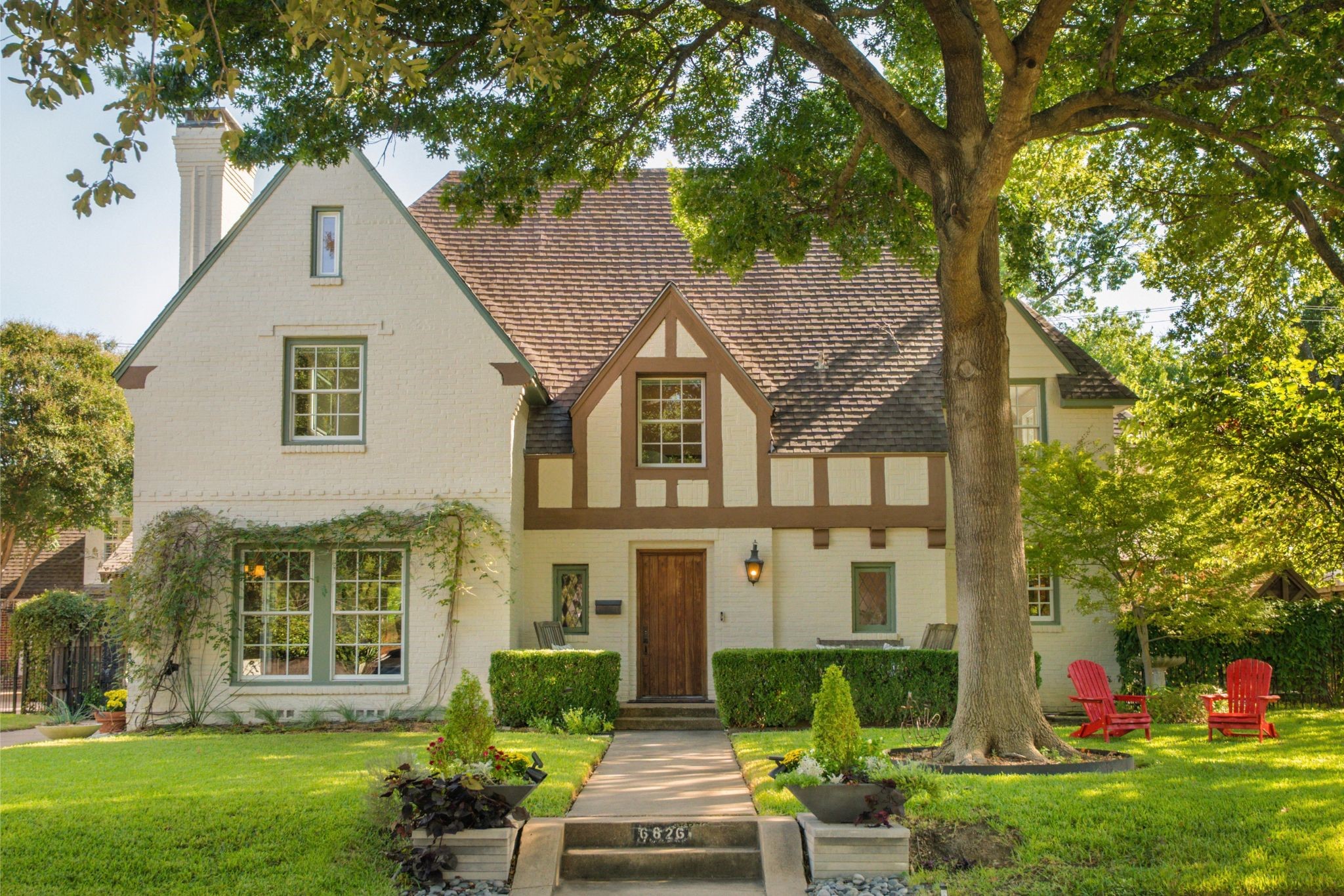 6826 Lakeshore Drive — photo
