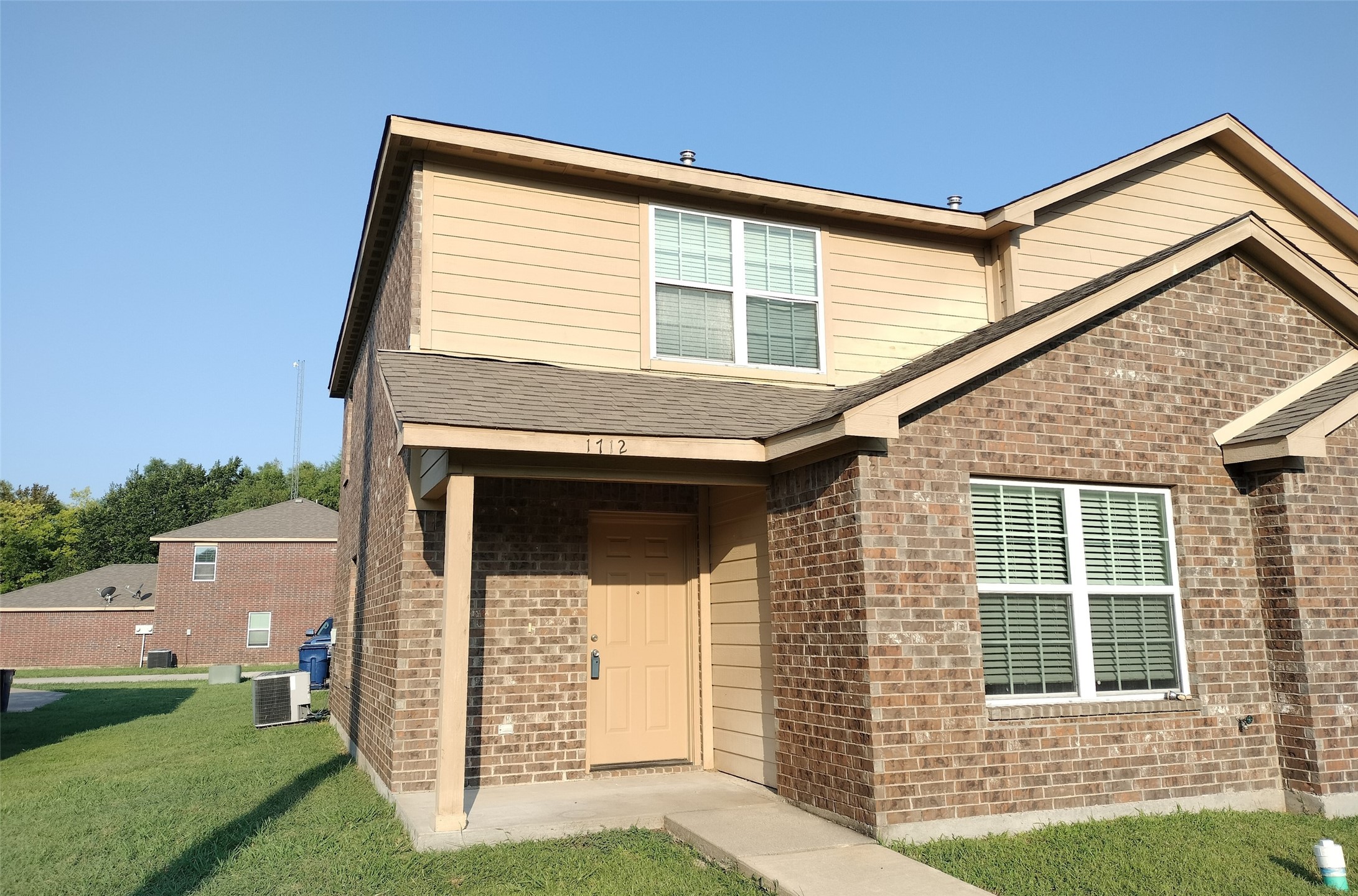 1712 S Waco Street — photo