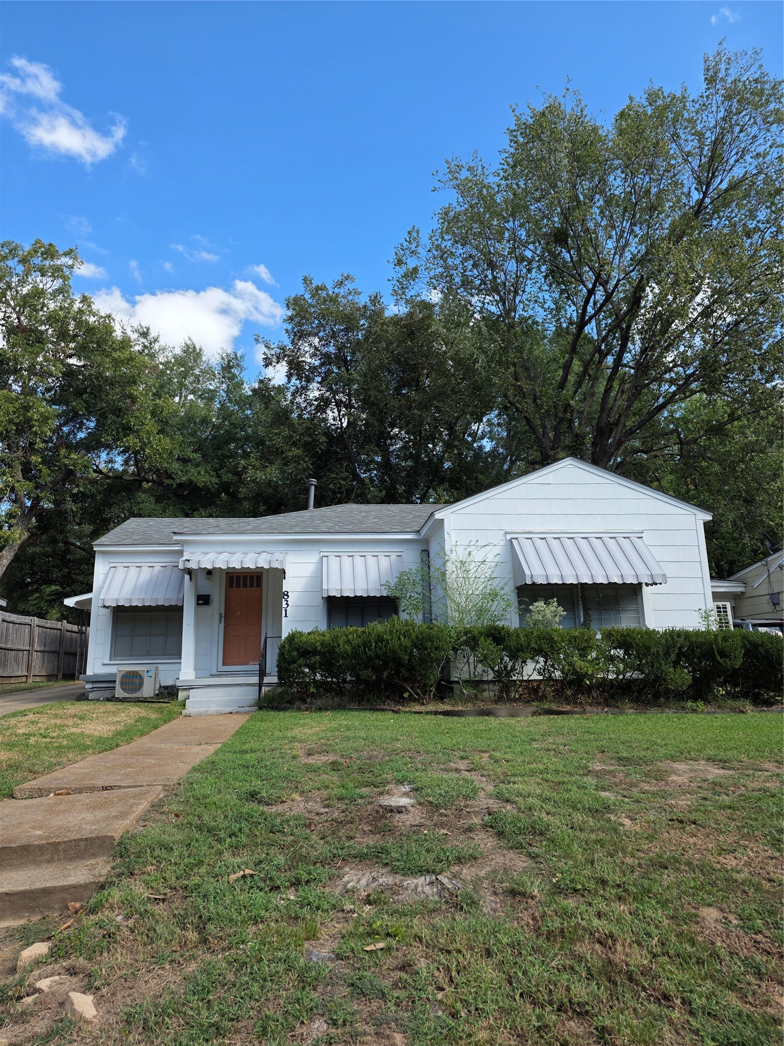 831 SE 18th Street — photo
