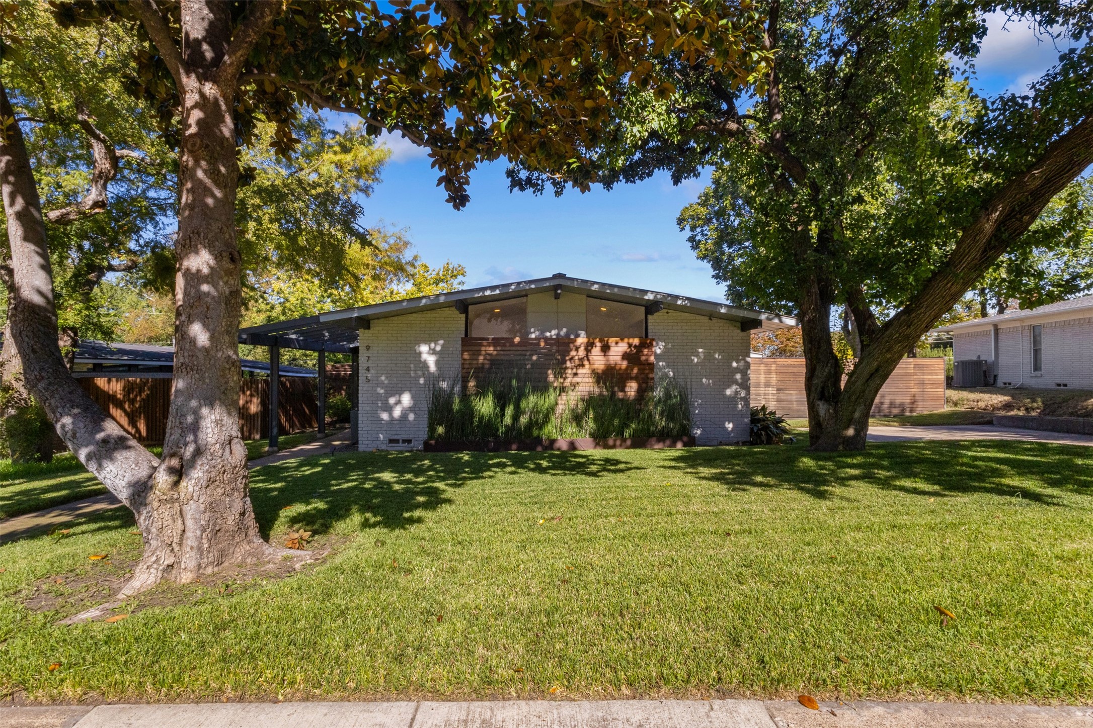 9745 Wisterwood Drive — photo
