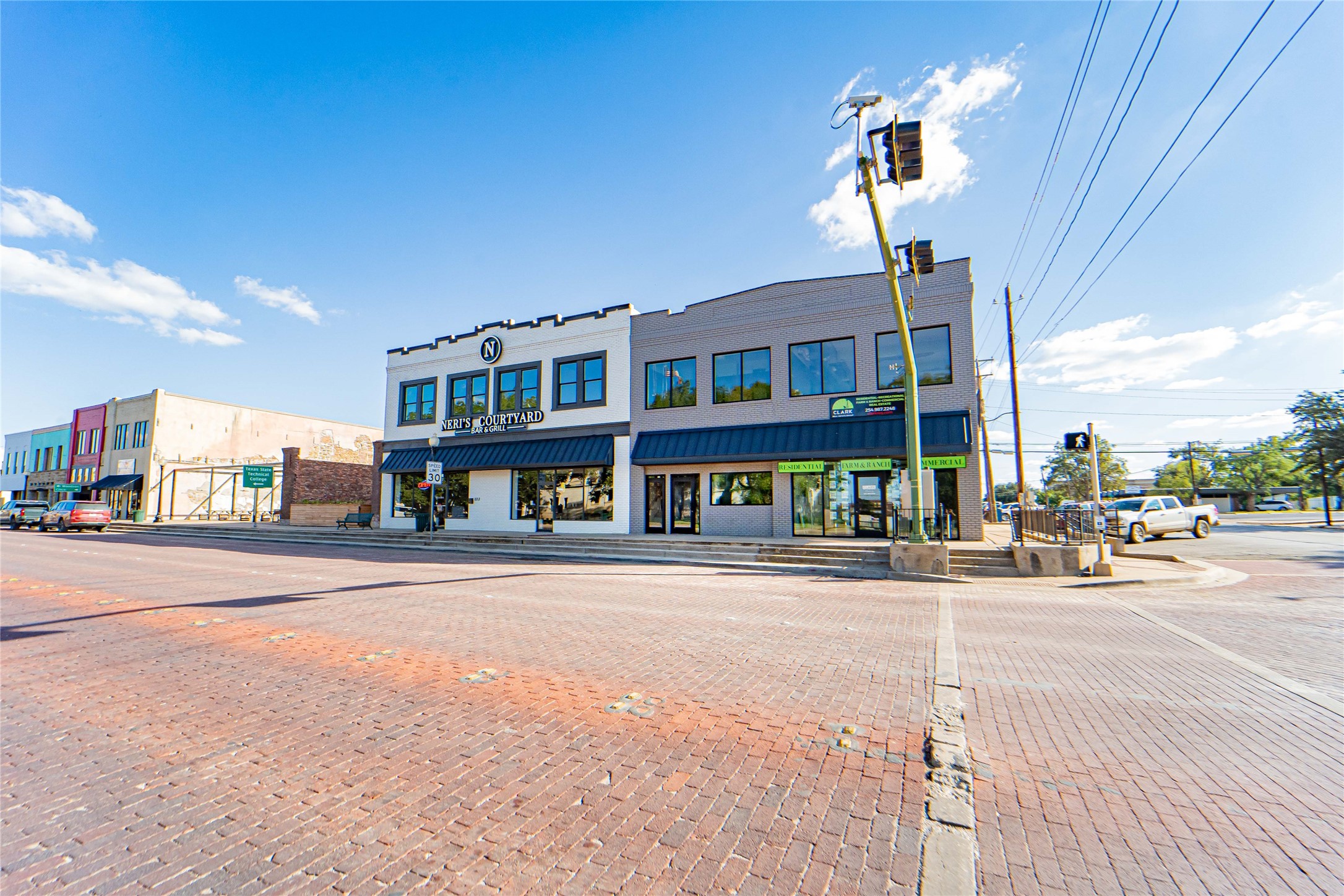 225 W Walker — photo