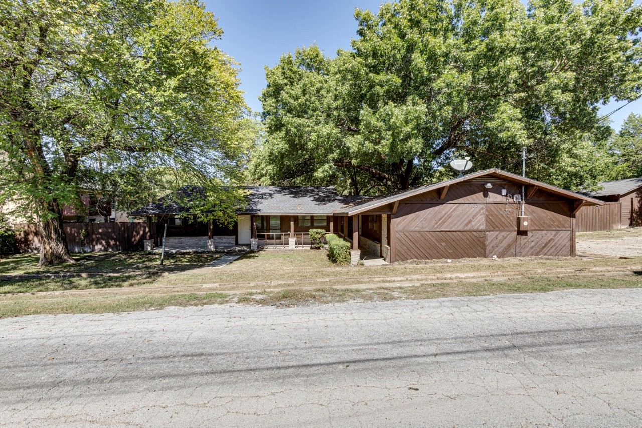 105 Barrows Lane — photo