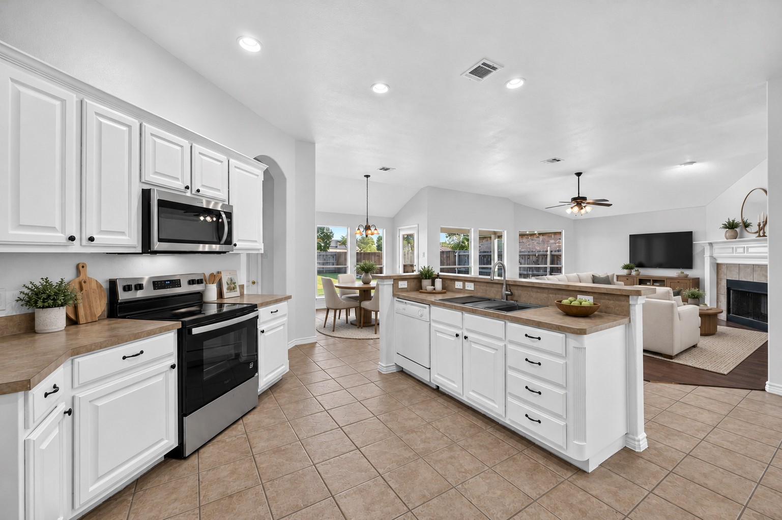 1311 Crest Glen Drive — photo