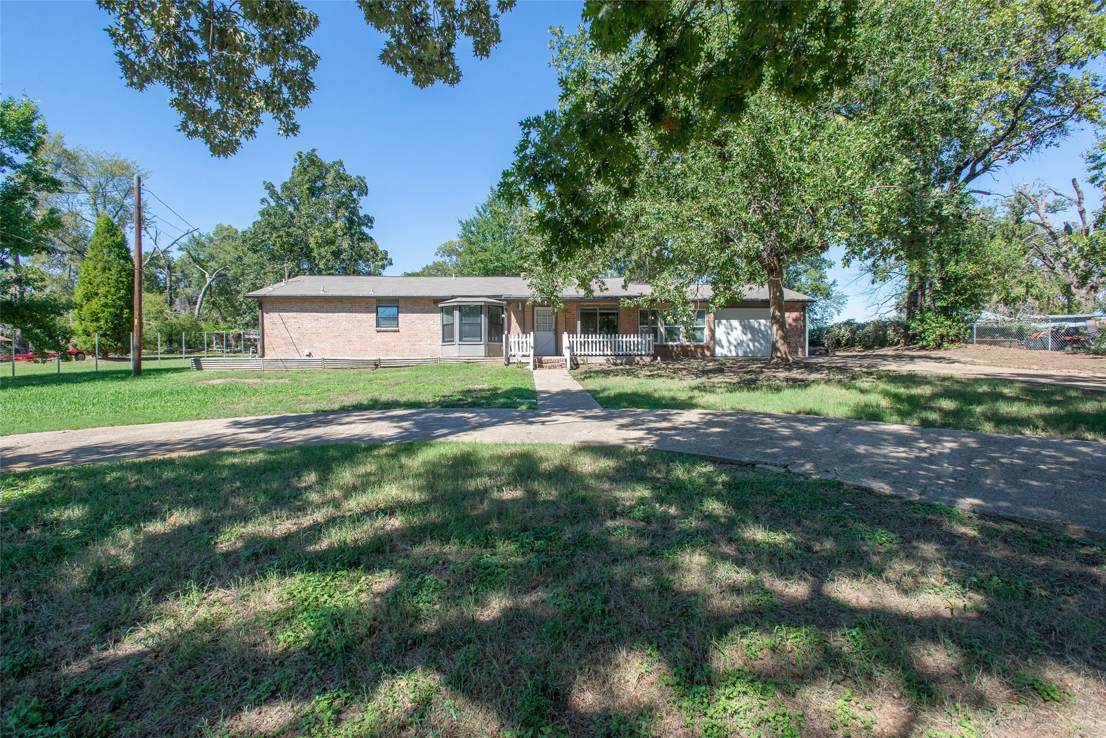 210 Lake Front Drive — photo