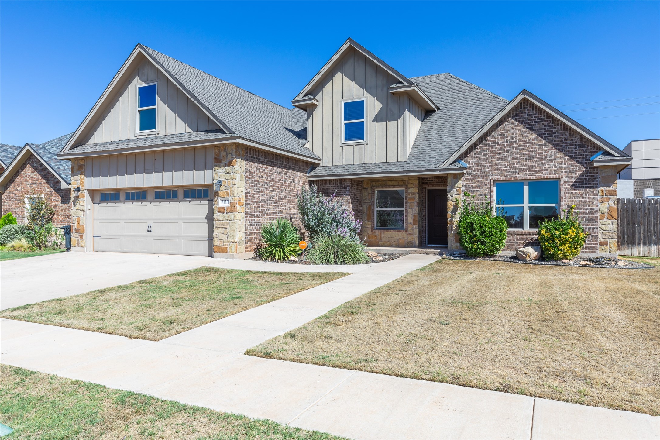 7117 Mcleod Drive — photo