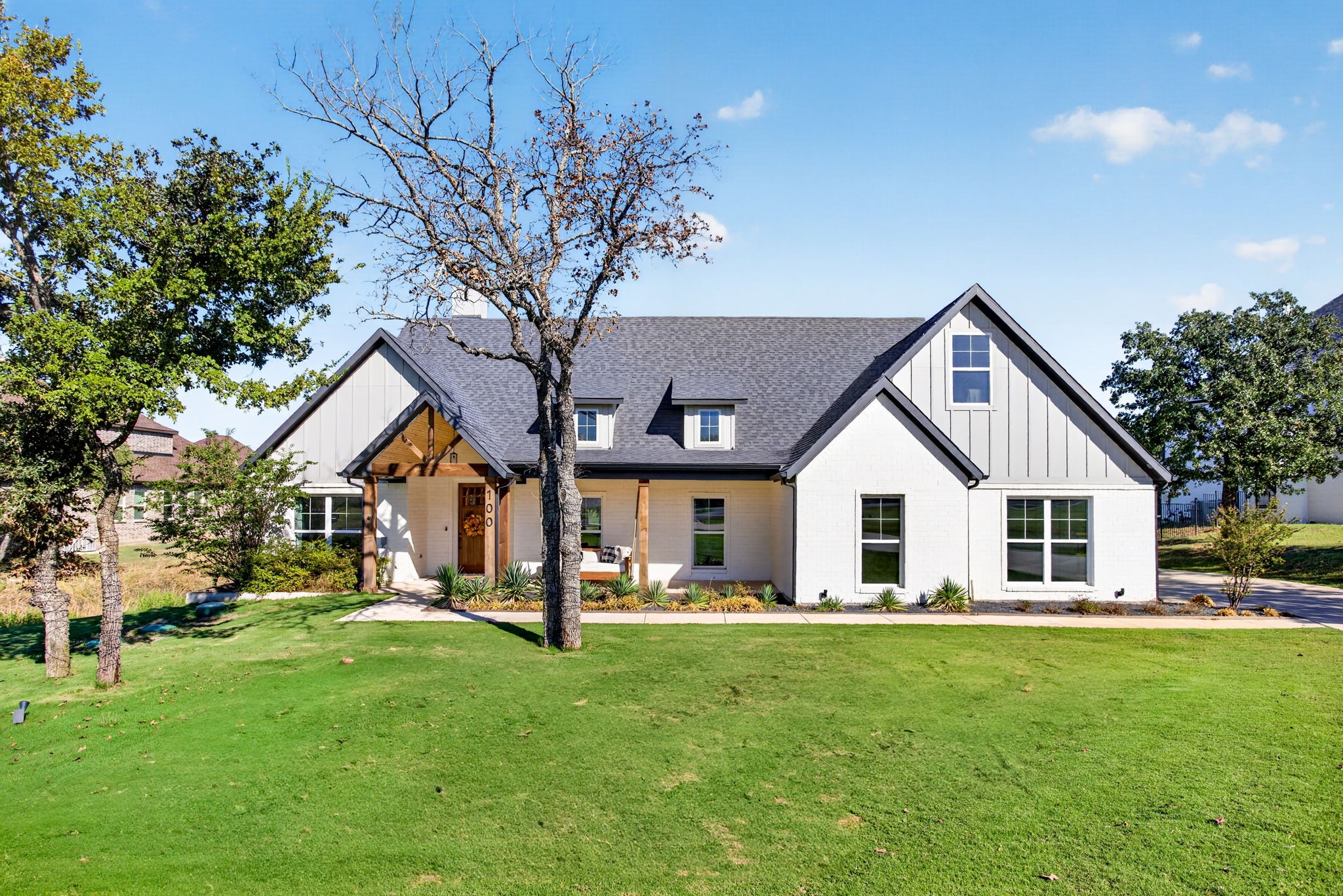100 Fairway View Court — photo