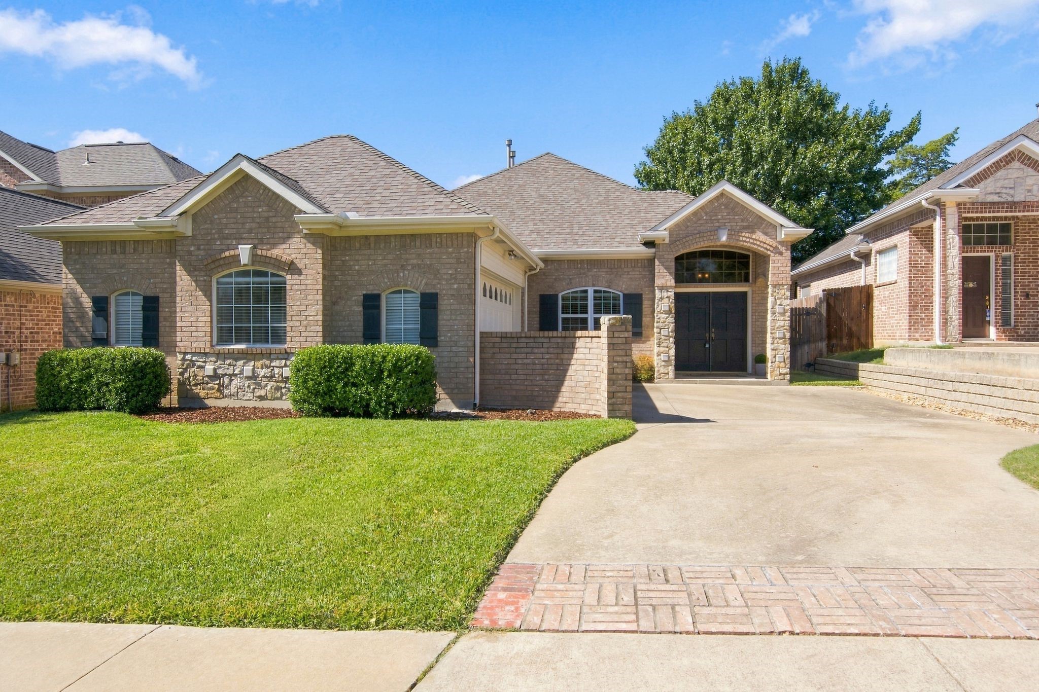 636 Wyndham Circle — photo