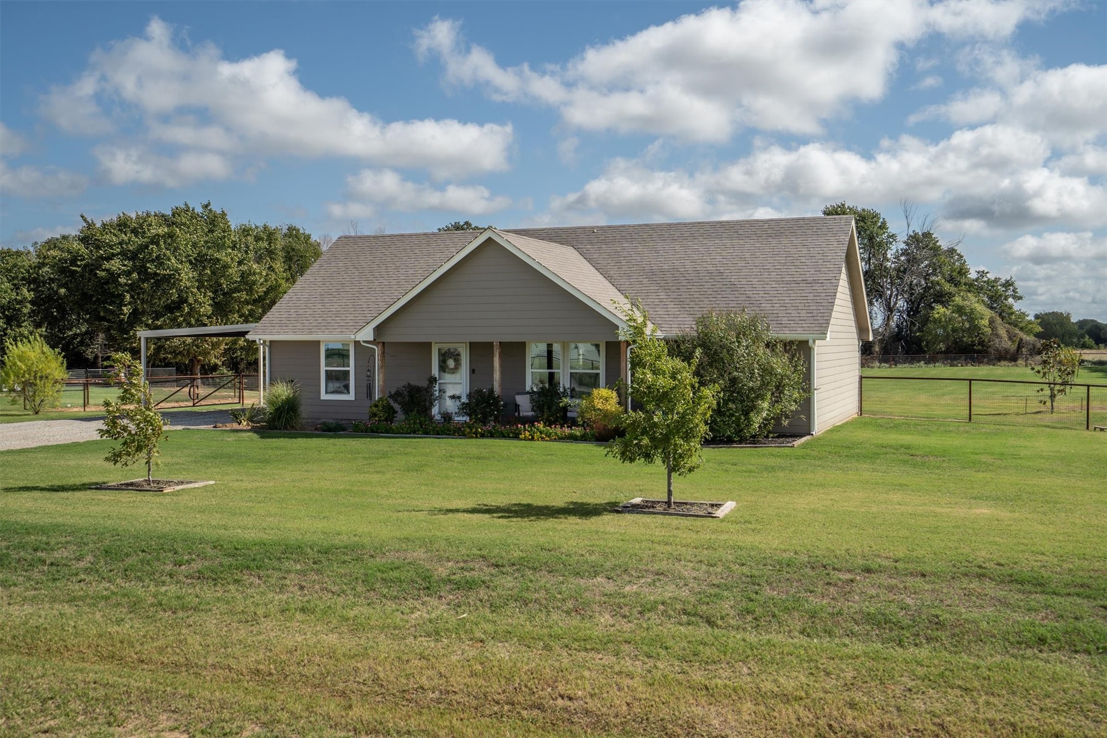 2019 Brown Loop, Poolville, TX 76487 — photo 2