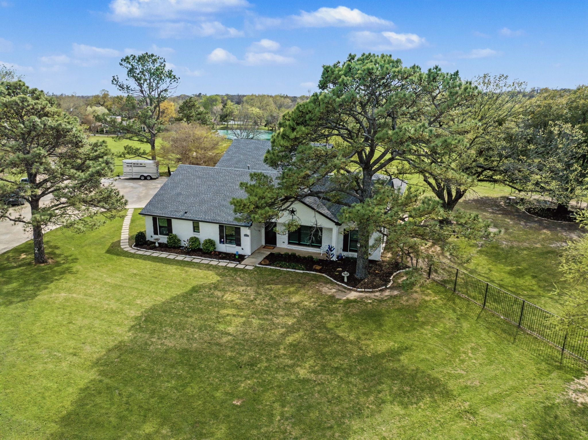 800 Lodestar Drive — photo