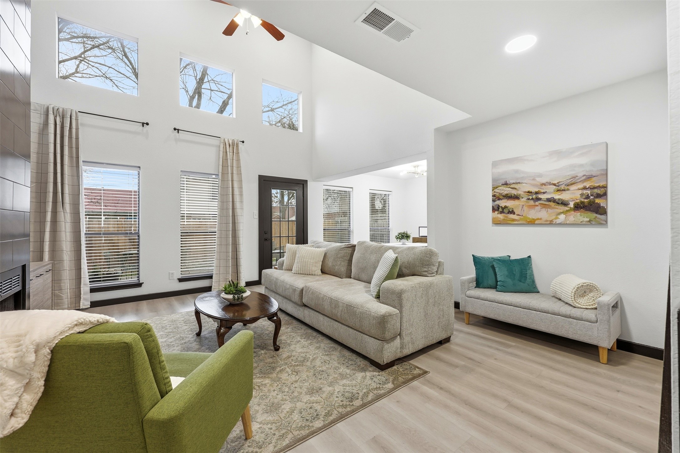 1214 W Hudgins — photo