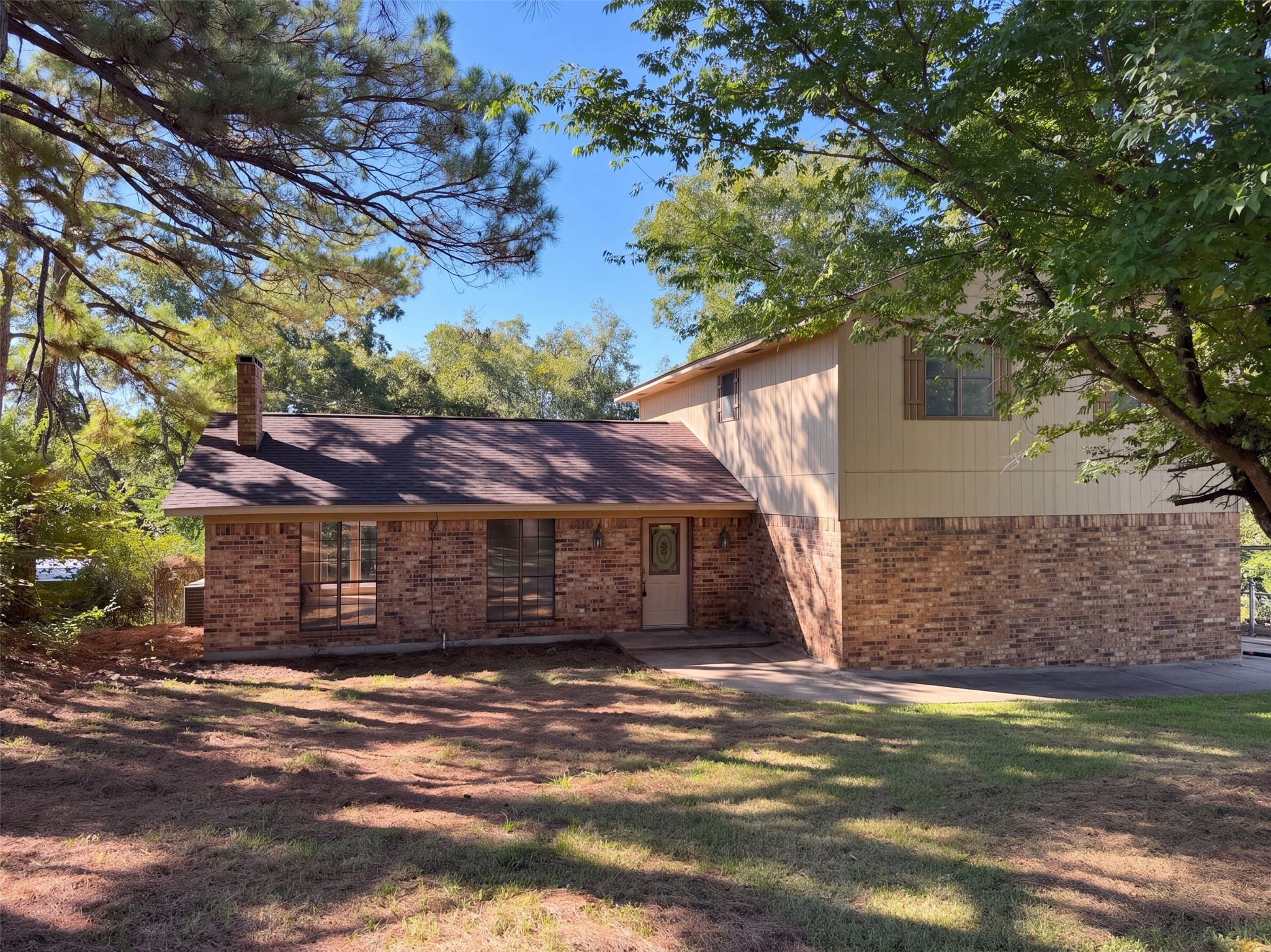 15830 Hilltop Drive — photo